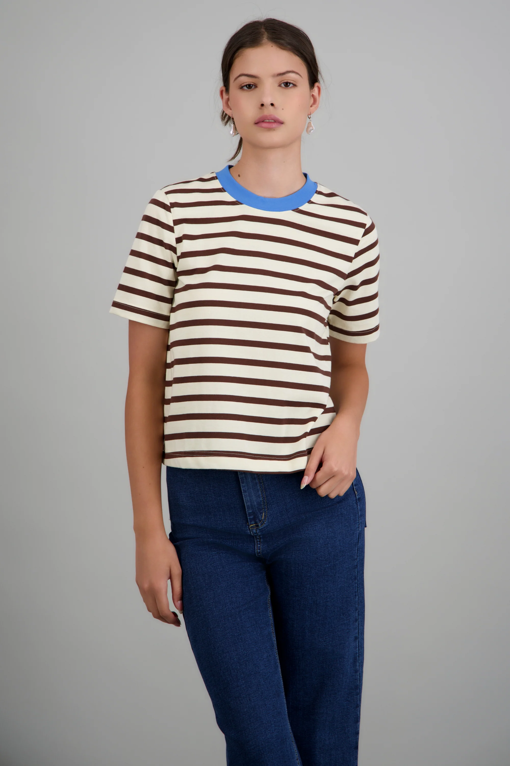 Tshirt rayas cuello contraste