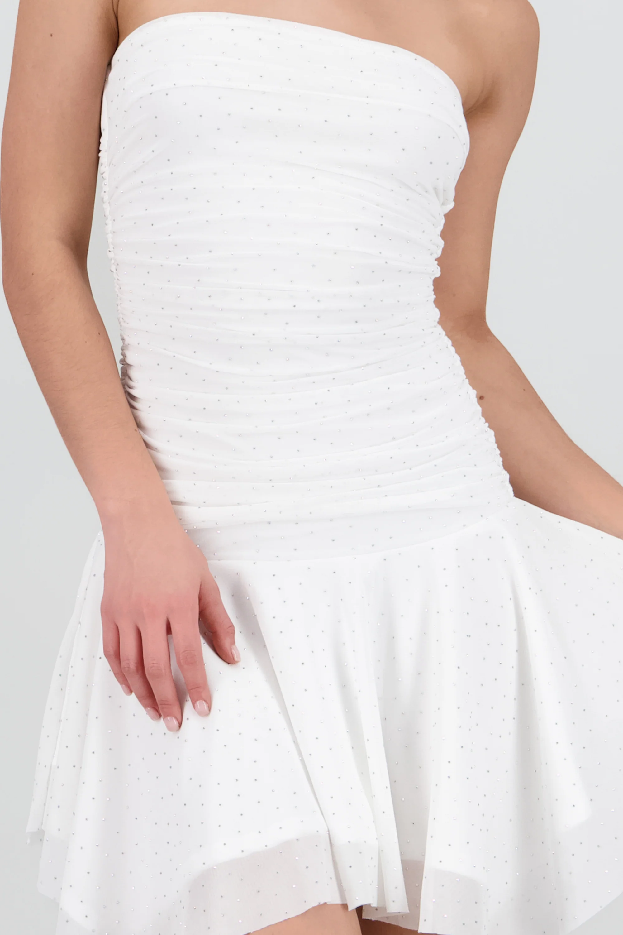 Vestido bandeau asimetrico con aplicacion brillos - Image 5