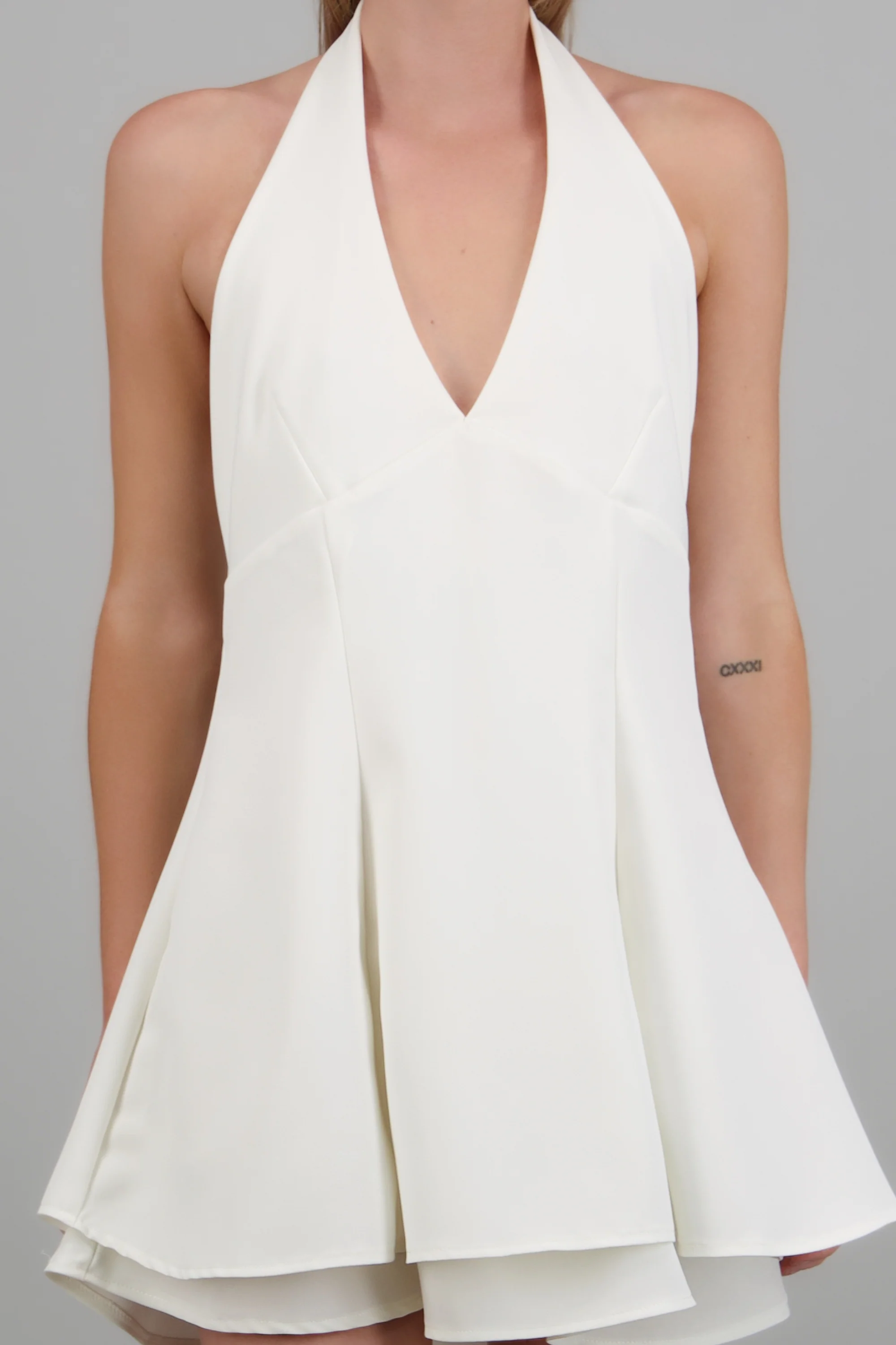Vestido corto halter falda ampon hypsters - Image 5
