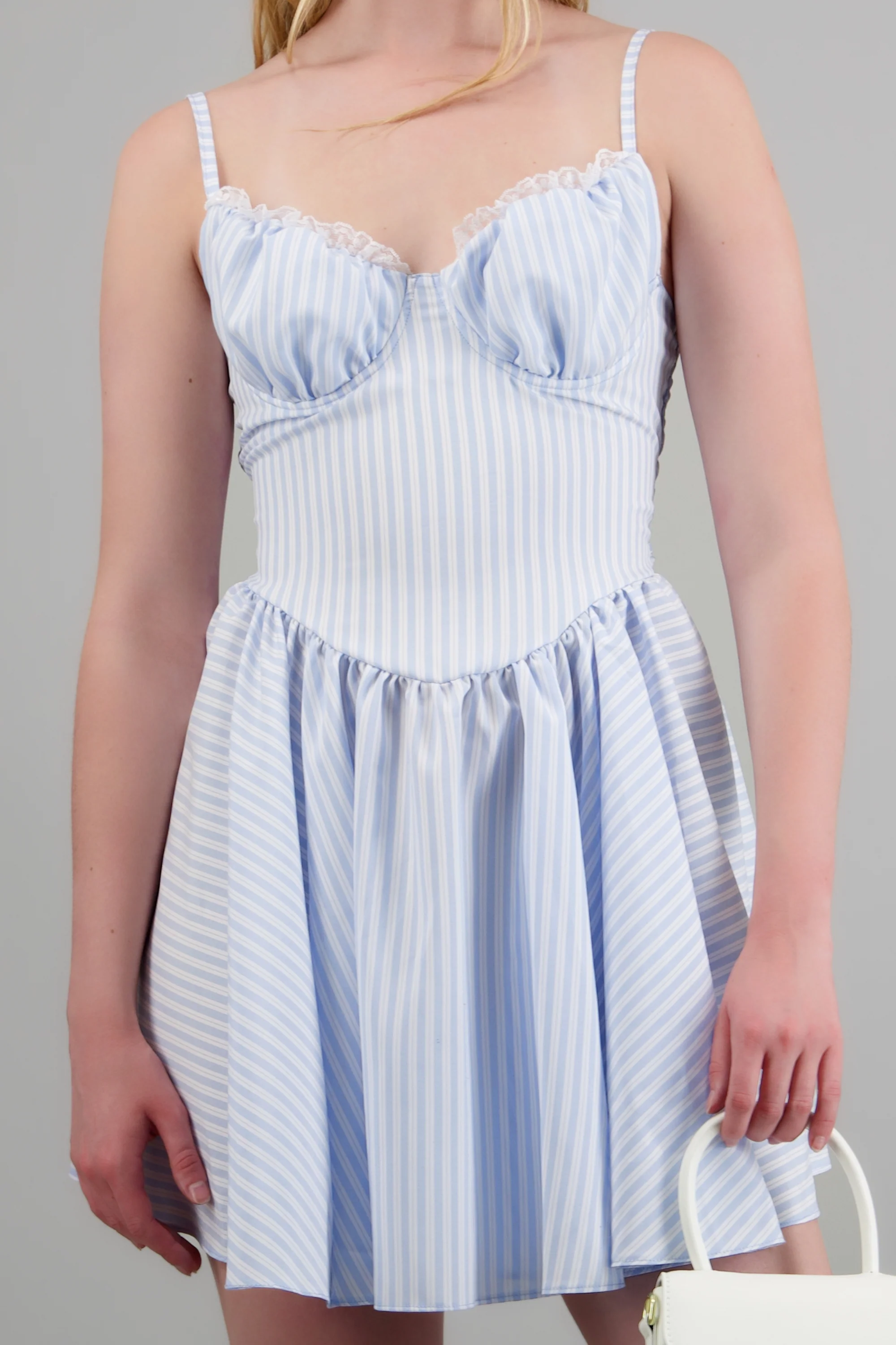 Vestido corto rayas detalle encaje - Image 5