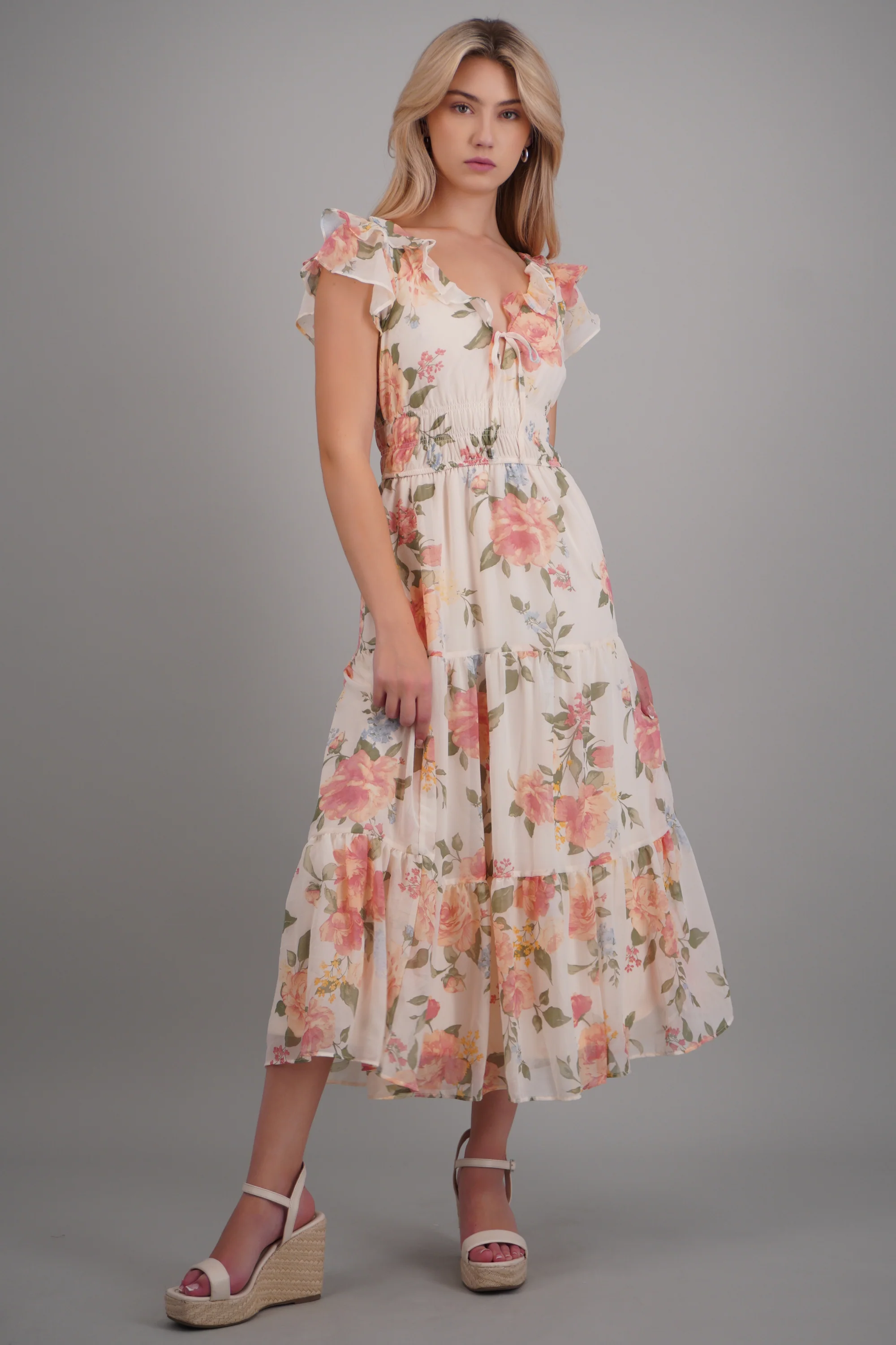 Vestido detalle olanes estampado flores
