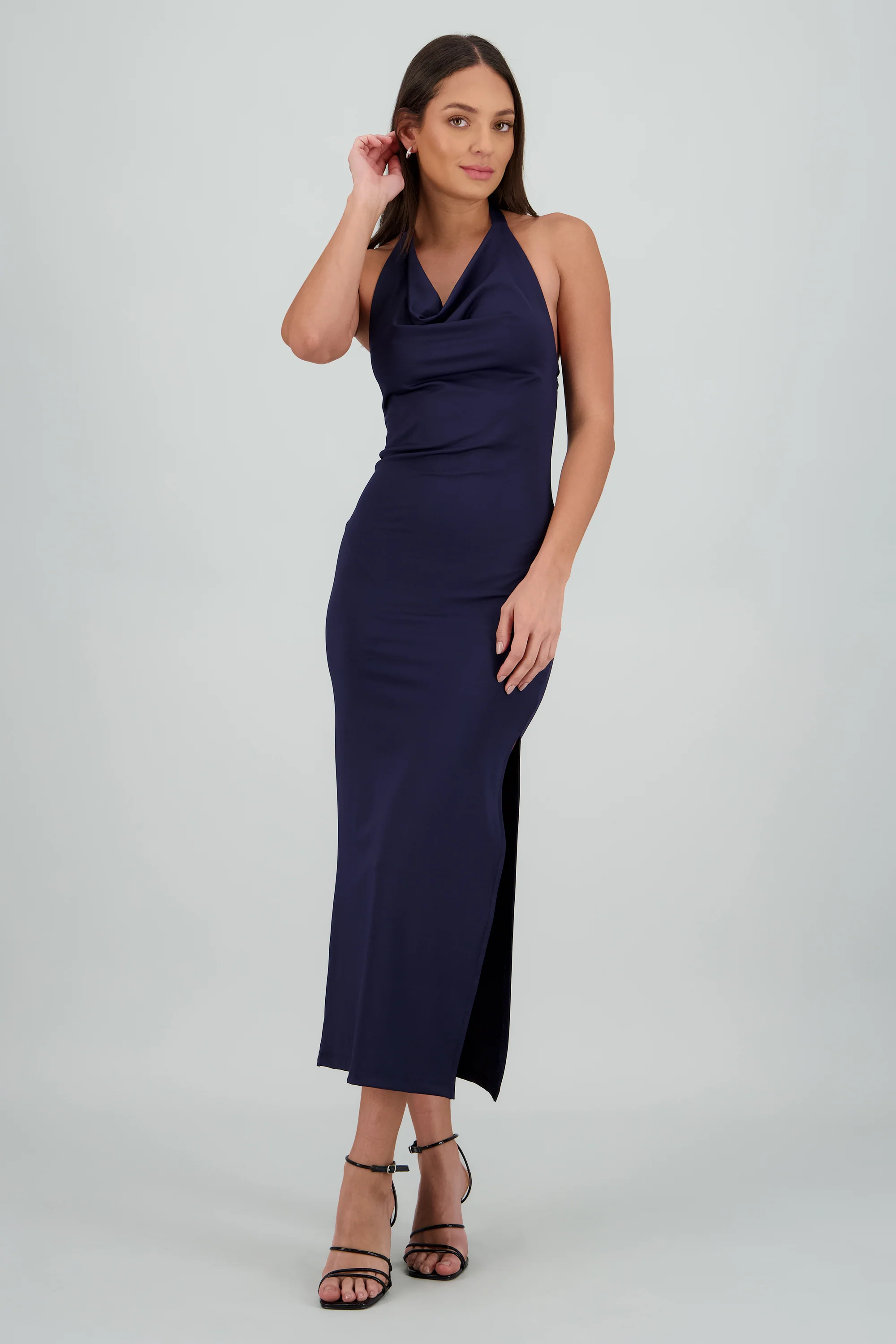 Vestido halter escote cascada