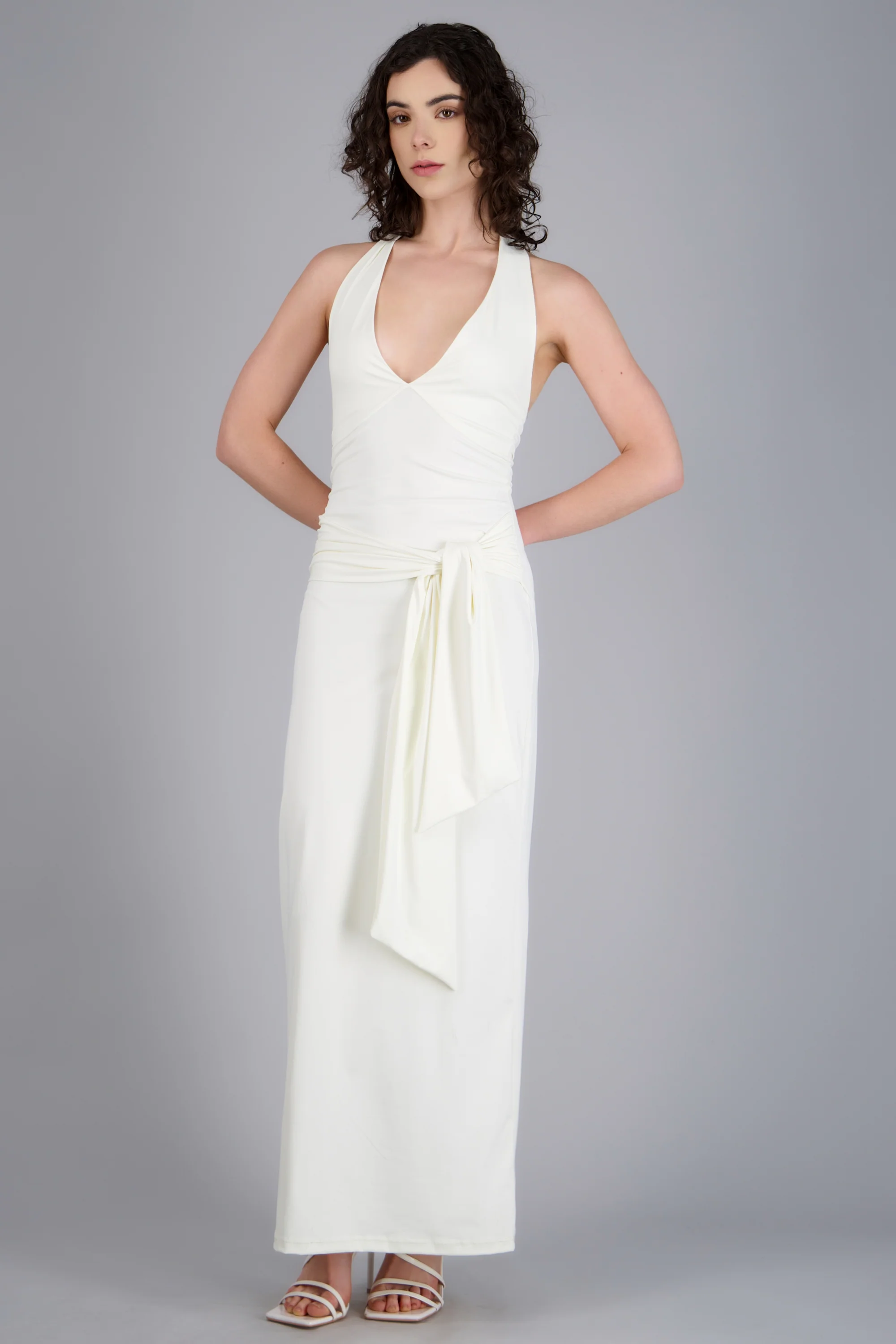 Vestido halter maxi detalle nudo - Image 3