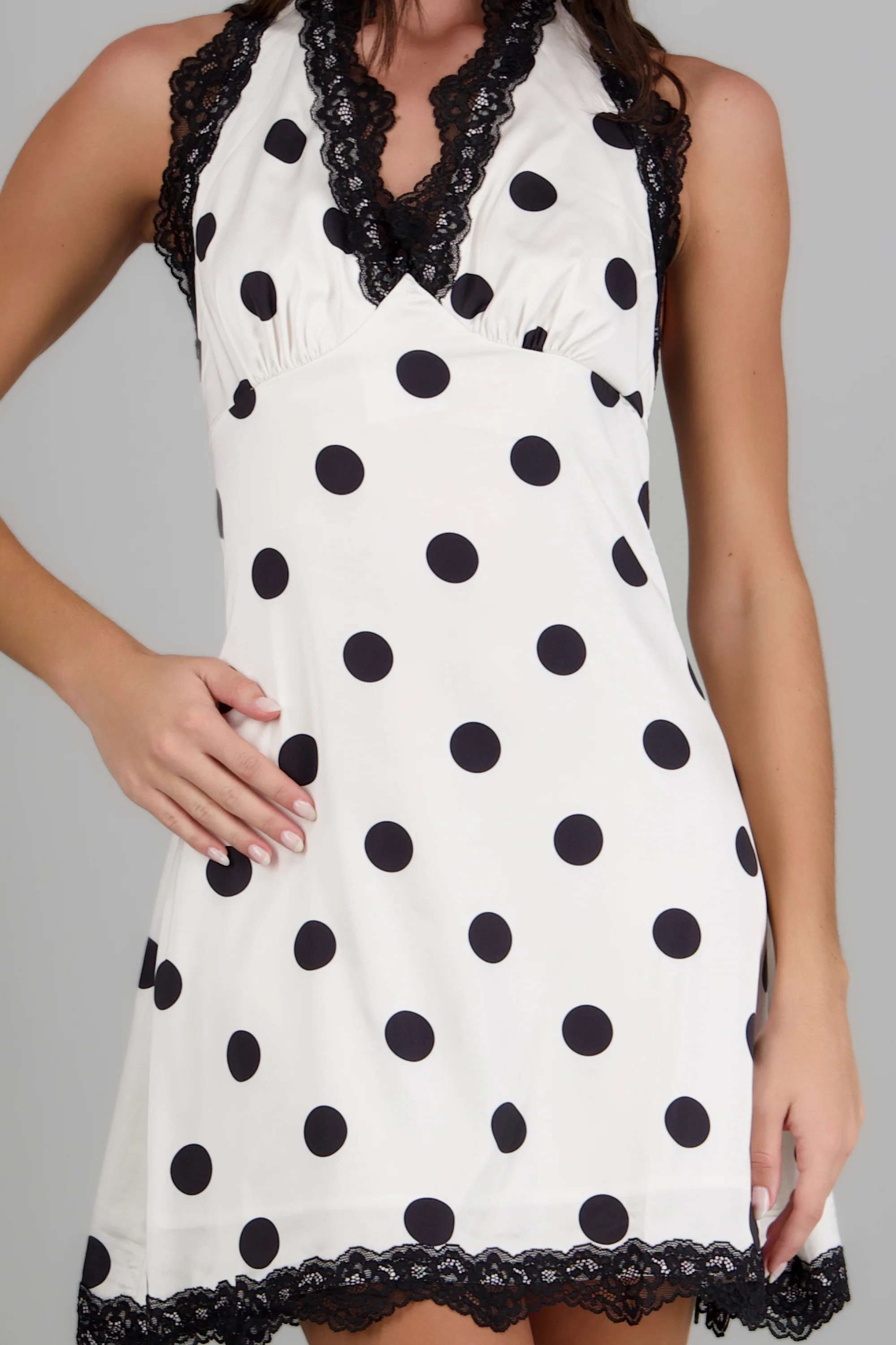 Vestido halter satin polka dots con encaje - Image 5