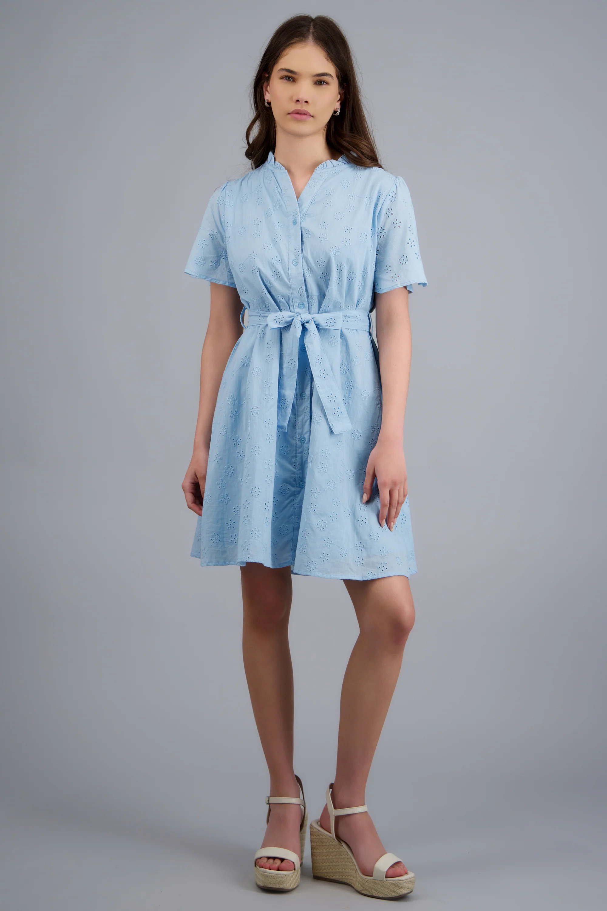 Vestido manga corta detalle cinturon eyelet