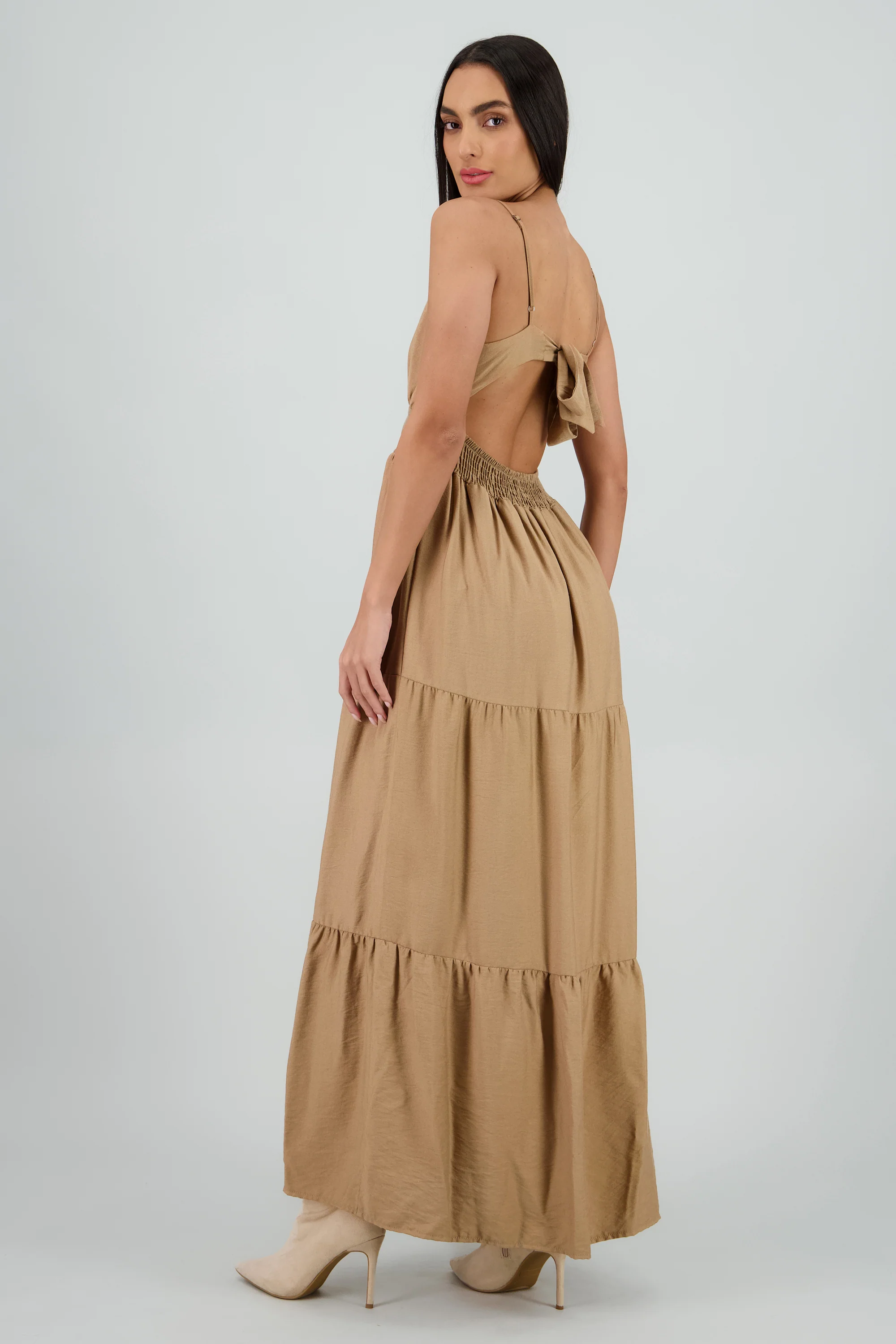 Vestido maxi con amarre en la espalda