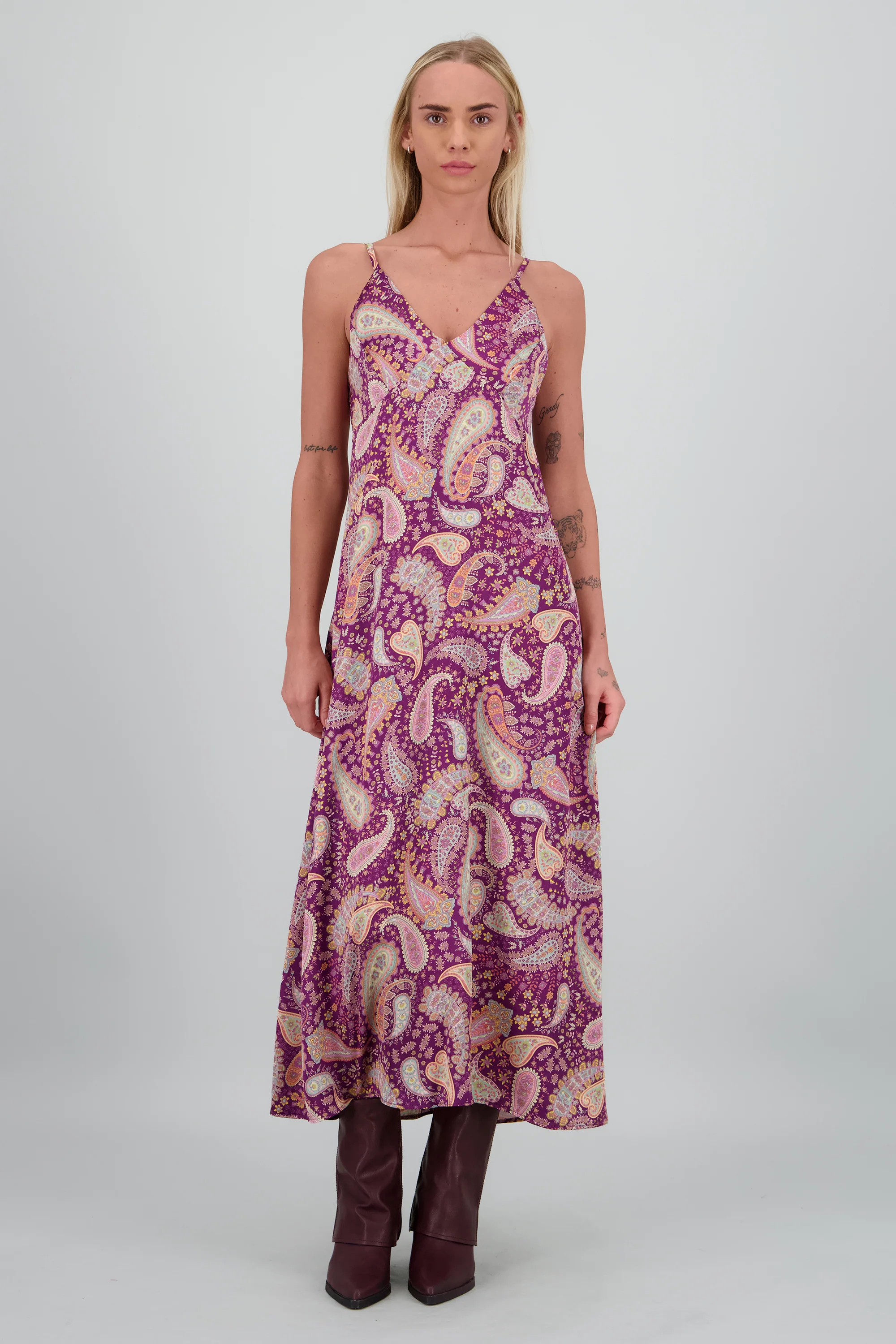 Vestido maxi con estampado paisley