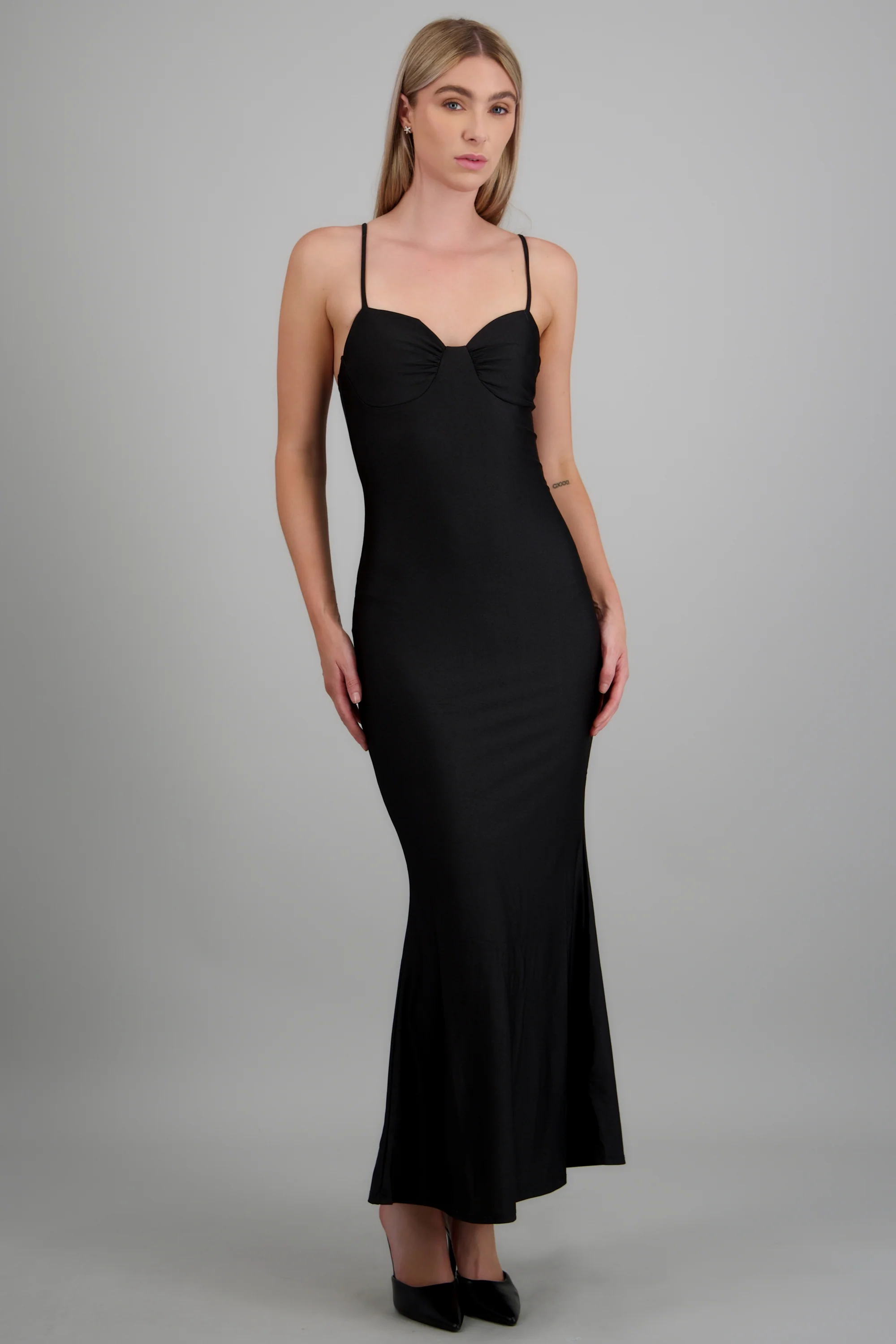 Vestido maxi detalle copas
