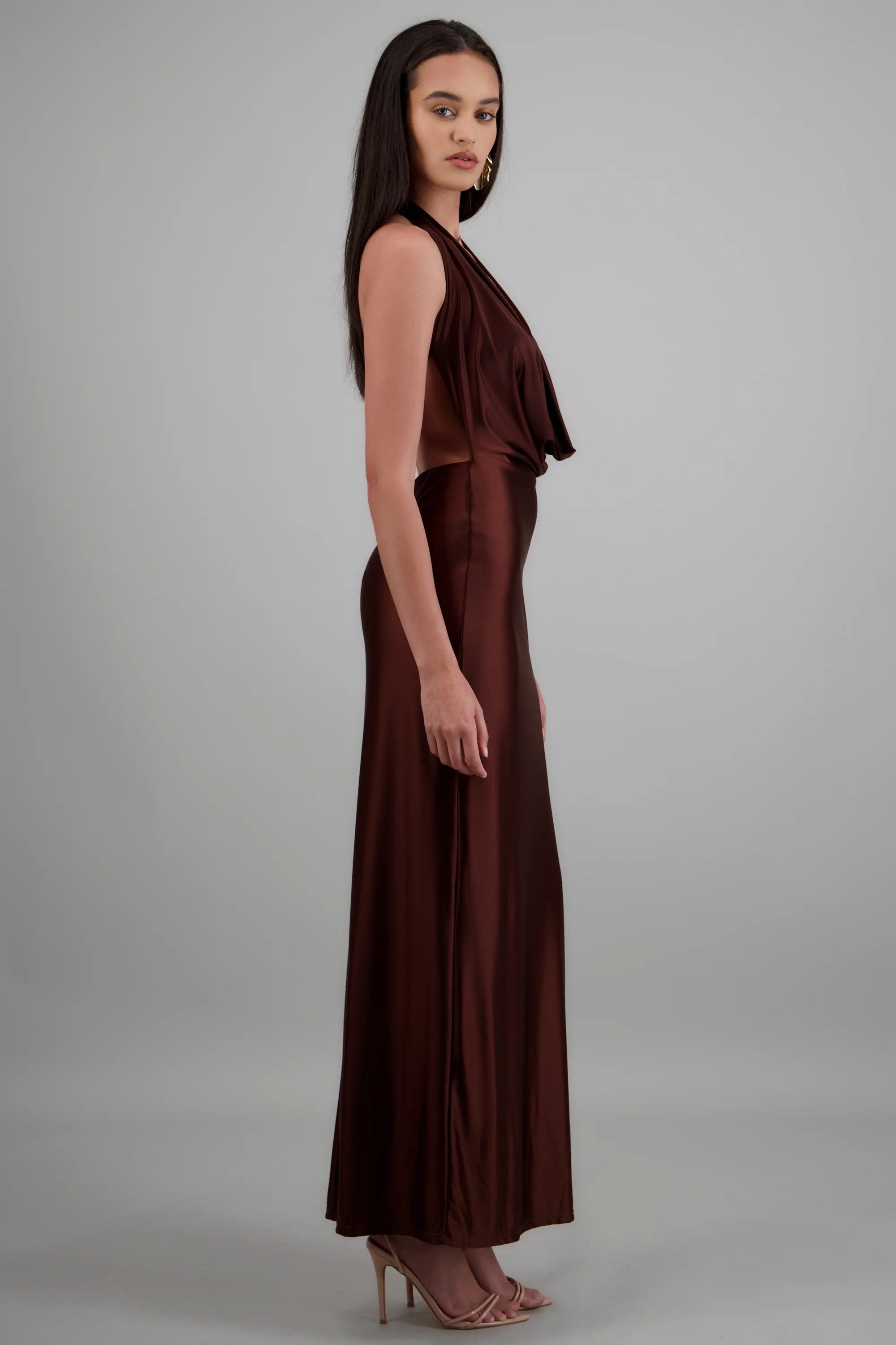 Vestido maxi escote cascada profundo - Image 3
