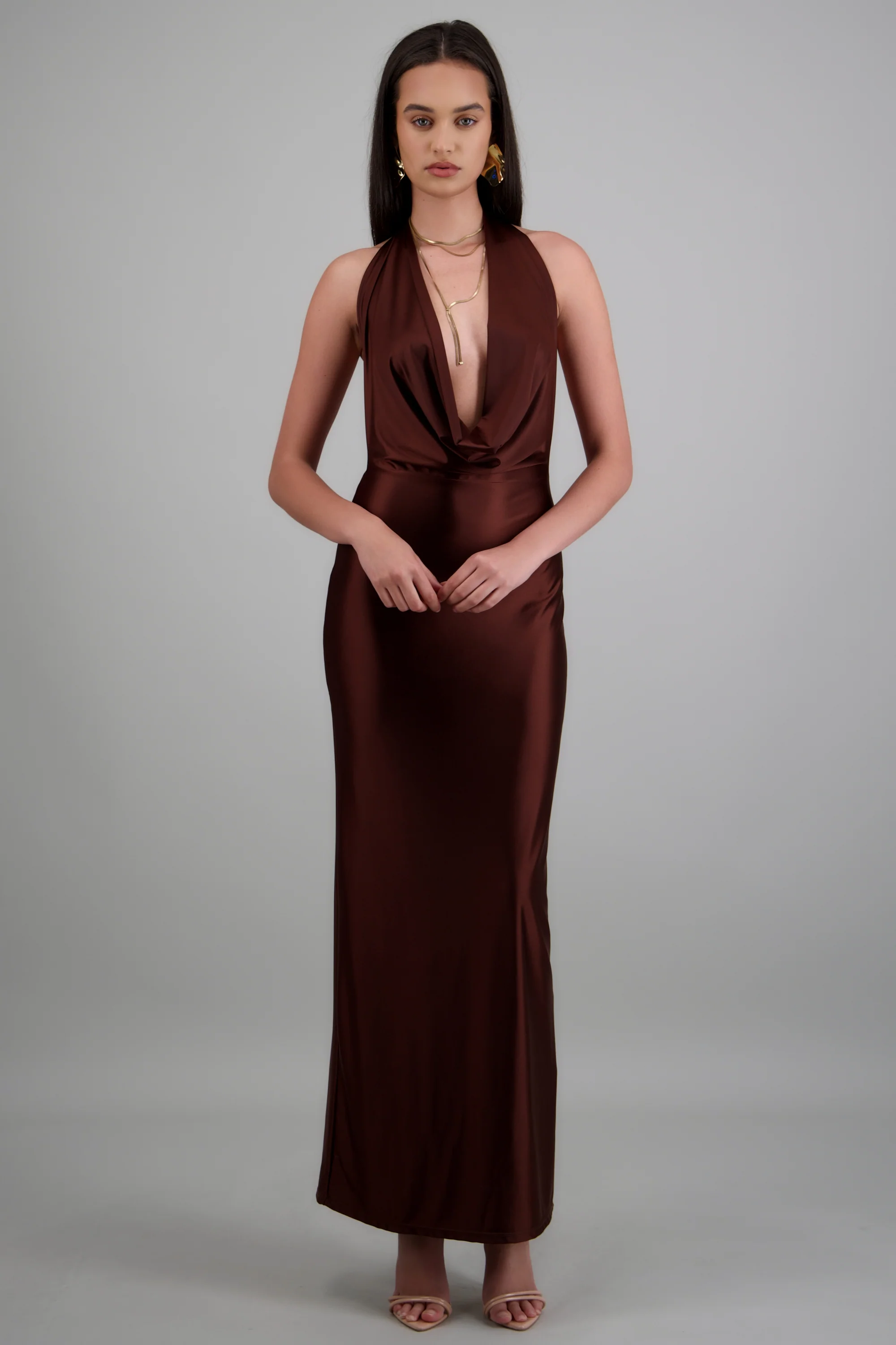 Vestido maxi escote cascada profundo - Image 4