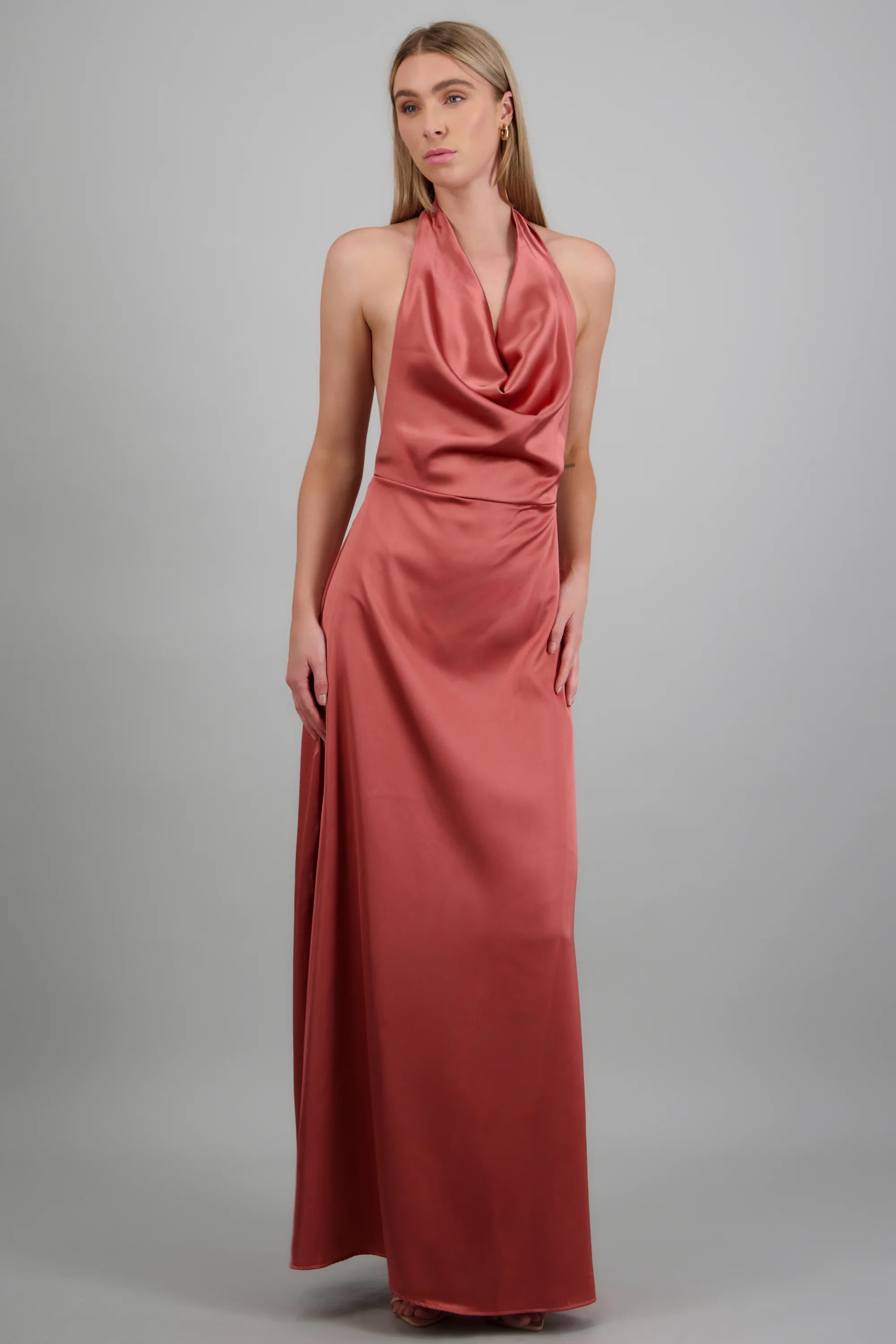 Vestido maxi escote cascada satinado - Image 2