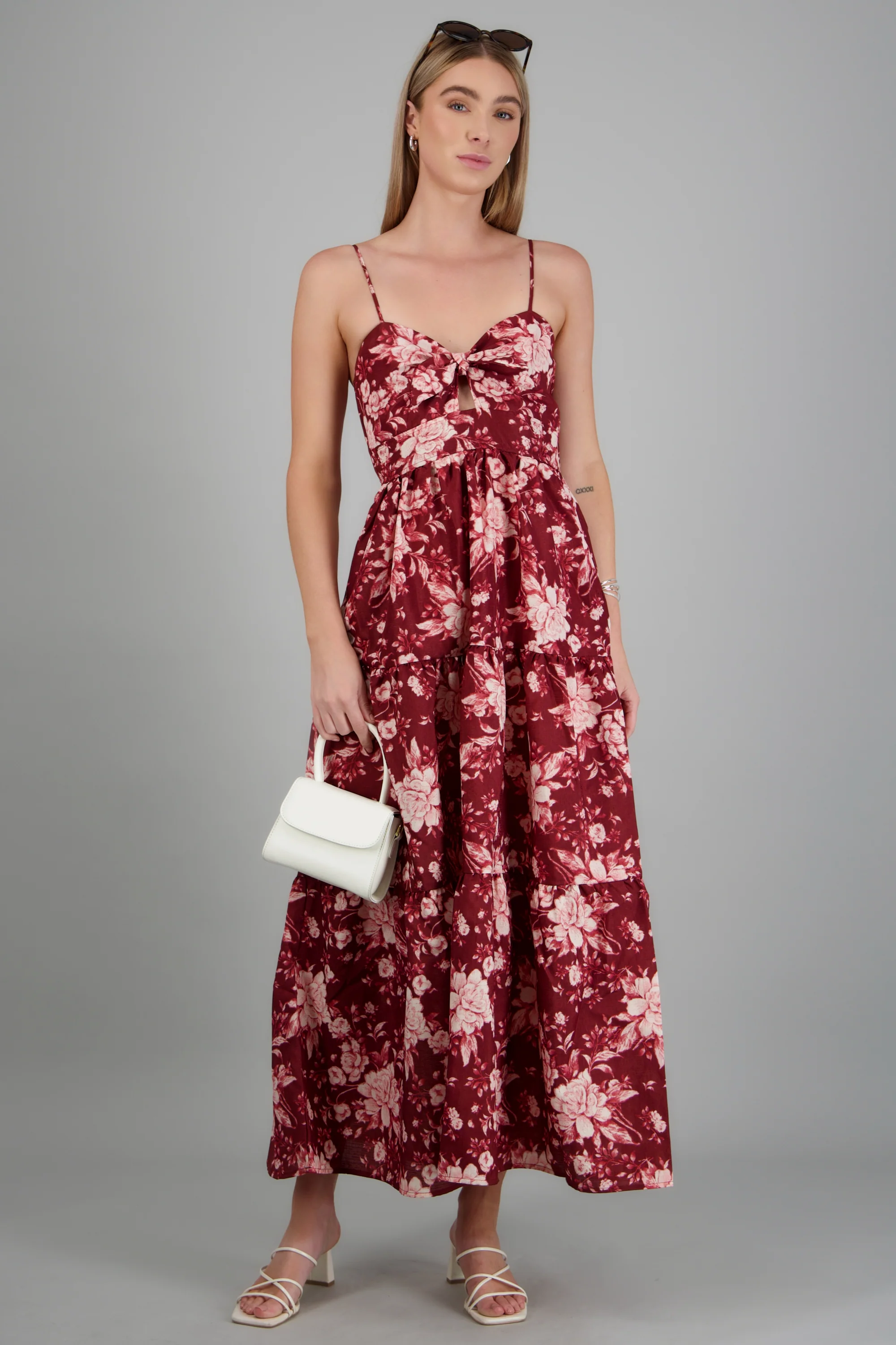 Vestido maxi estampado flores detalle escote nudo