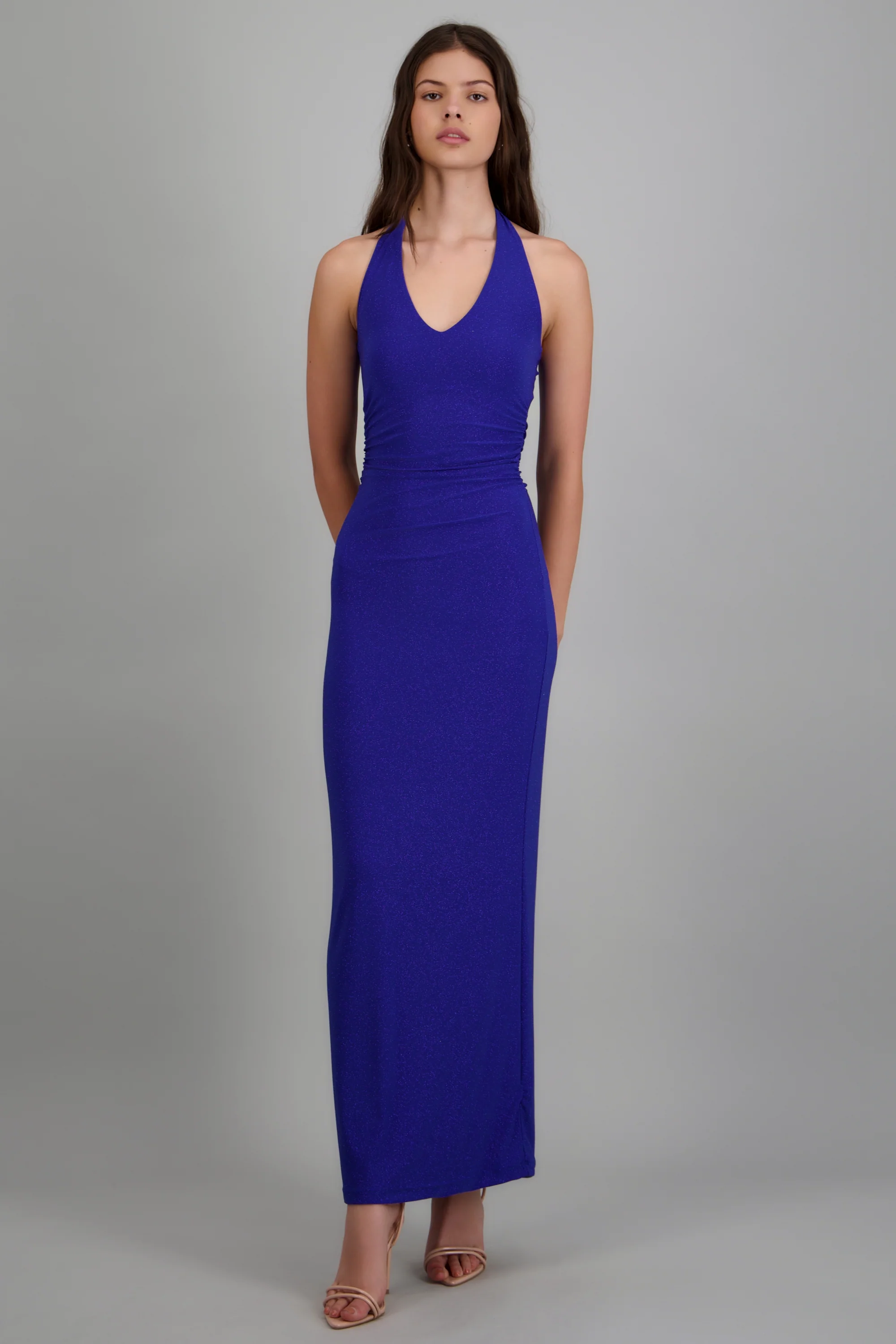 Vestido maxi halter detalle plisado - Image 3