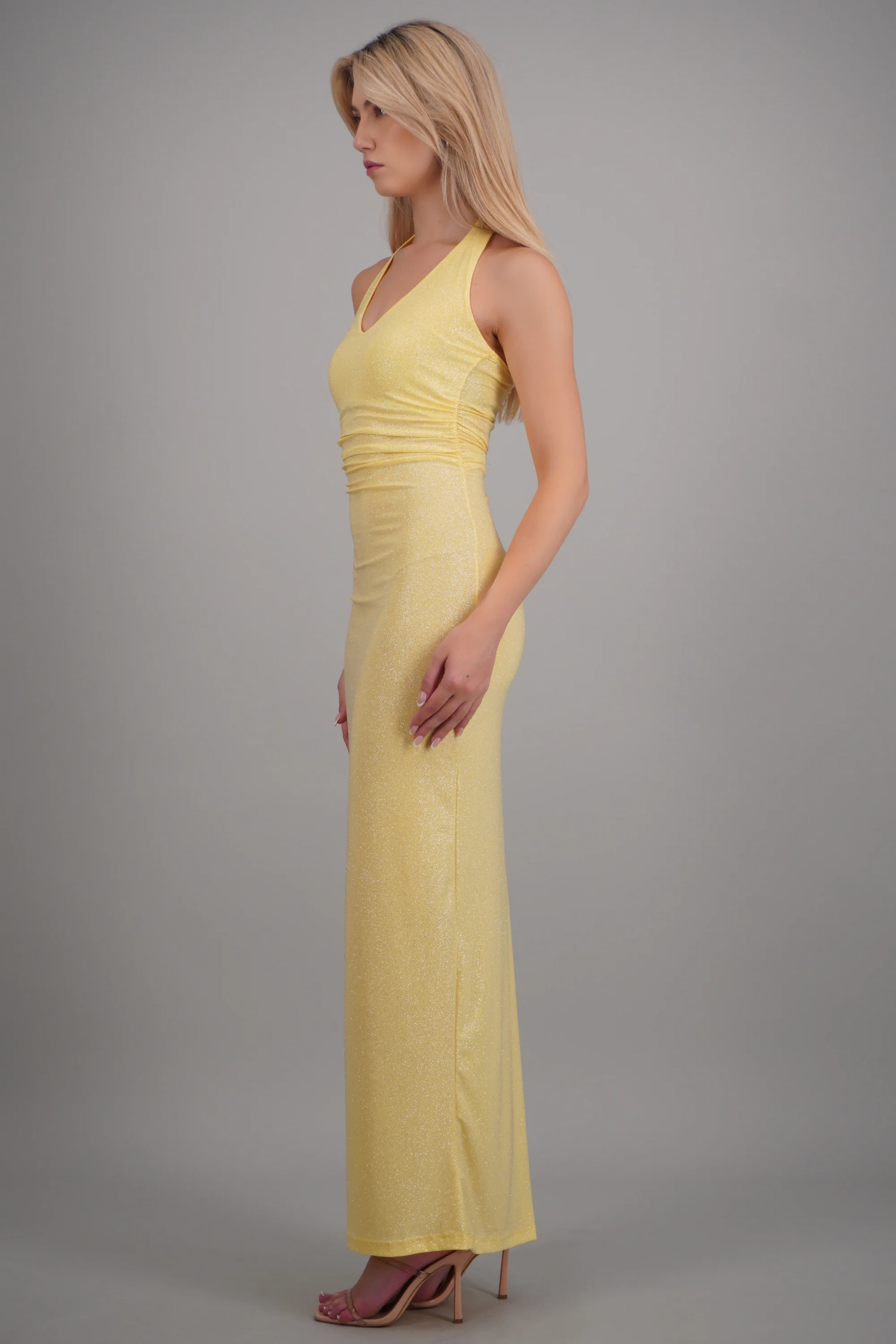 Vestido maxi halter detalle plisado - Image 3