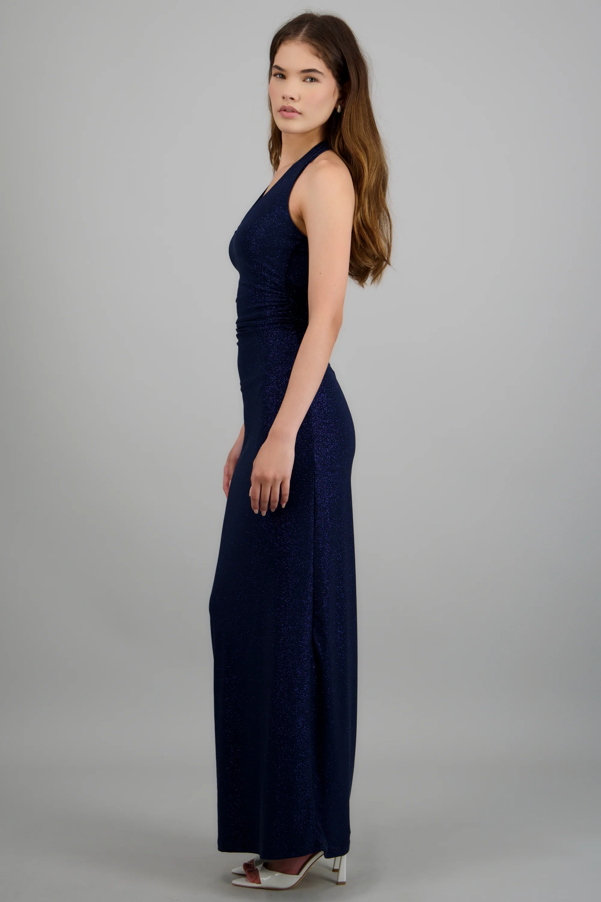 Vestido maxi halter detalle plisado - Image 3