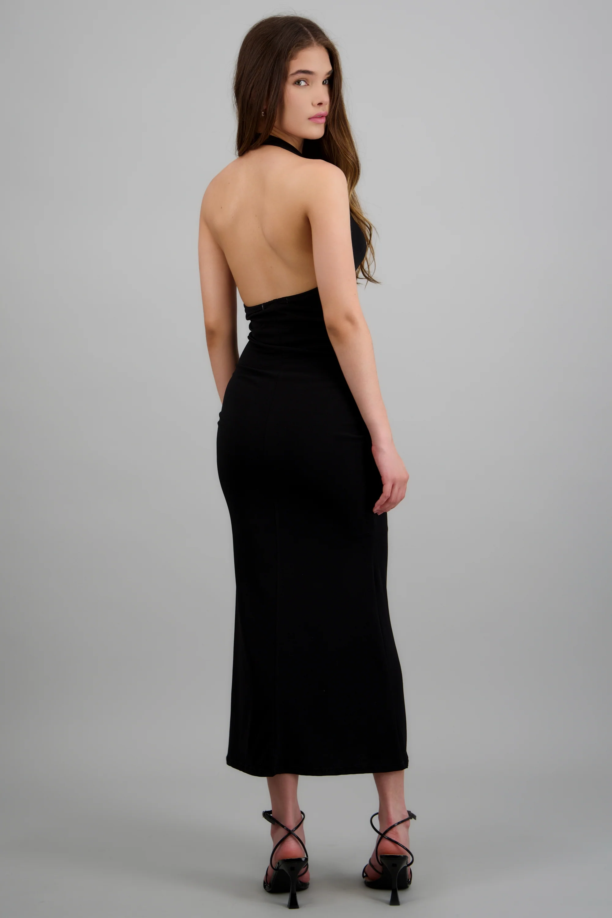 Vestido maxi halter escote columpio - Image 5