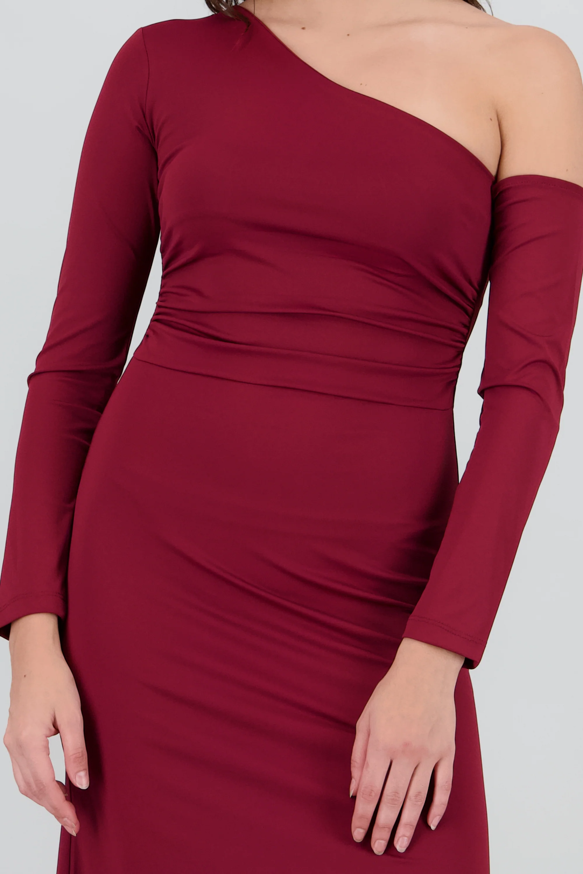 Vestido maxi one shoulder manga larga - Image 5