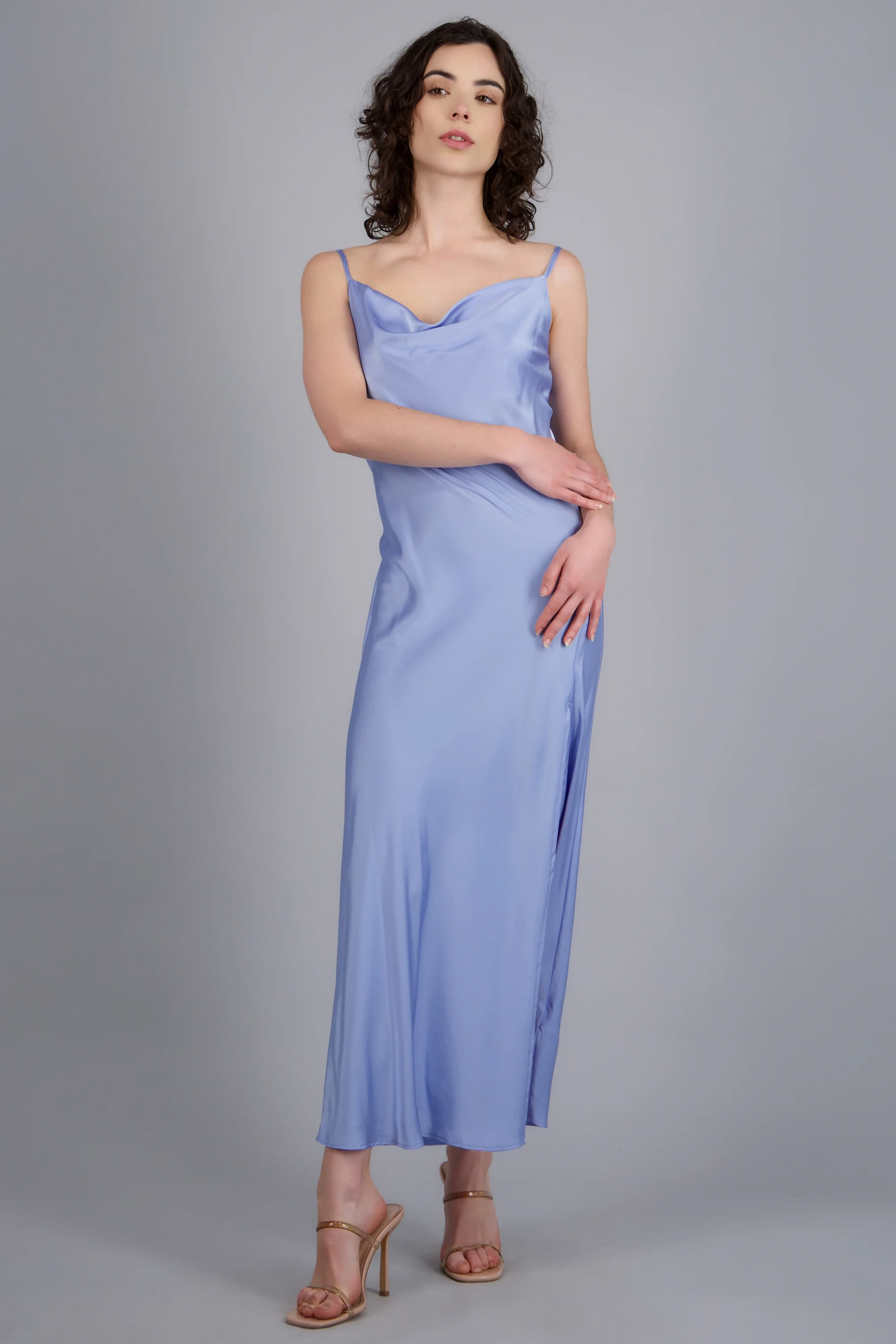 Vestido maxi satin escote columpio - Image 3