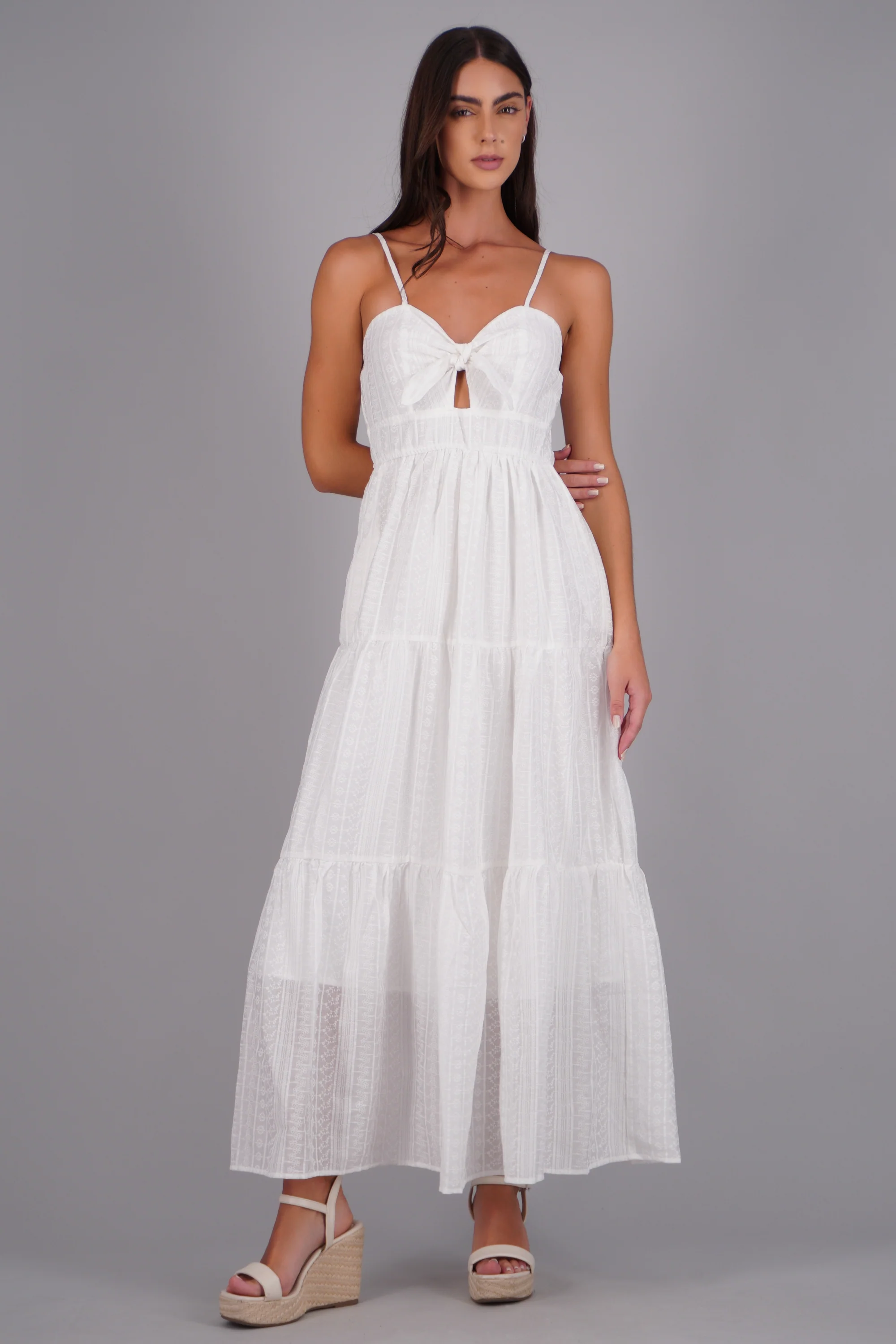 Vestido maxi textura detalle nudo