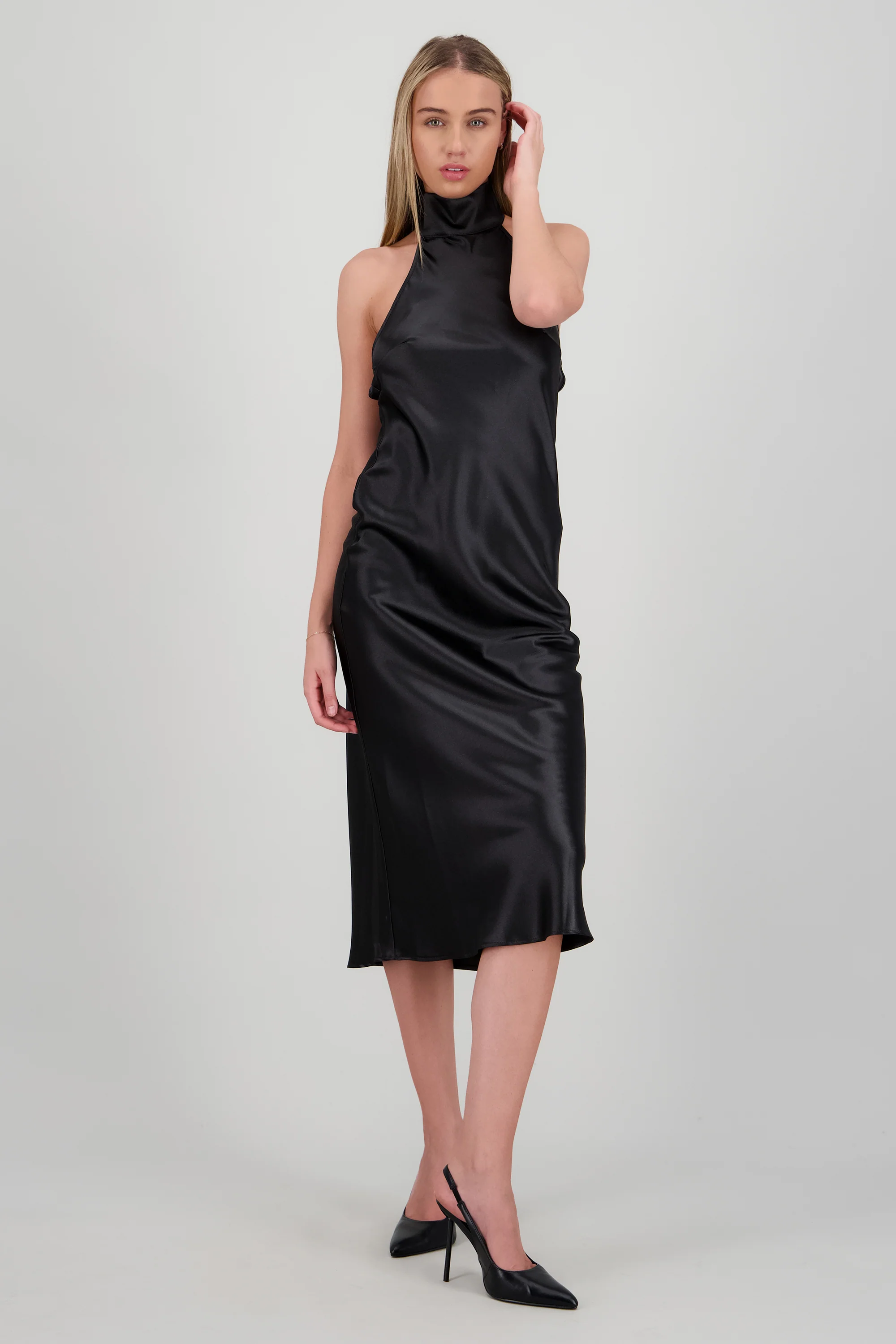 Vestido midi cuello alto con amarre en espalda