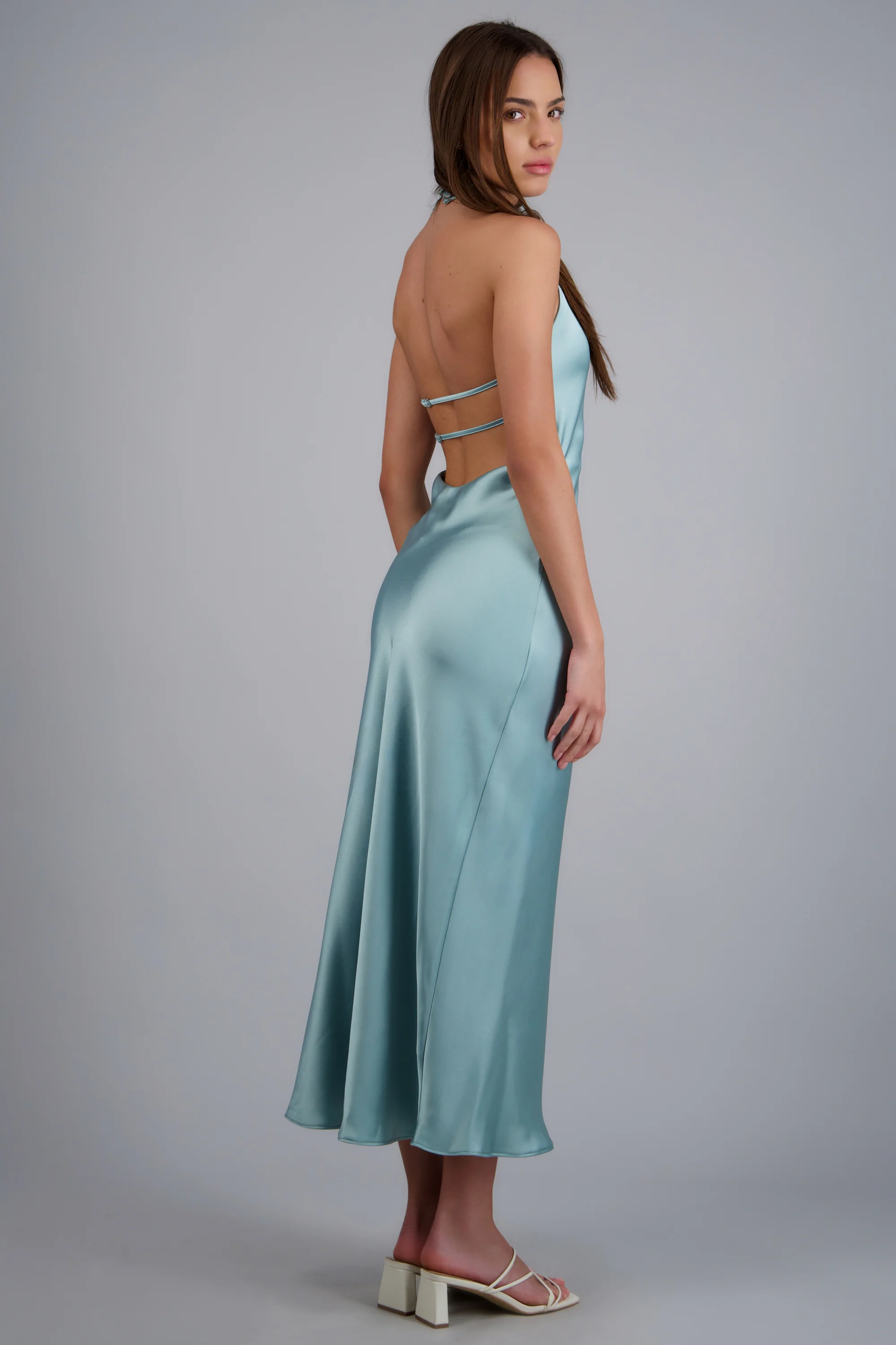 Vestido midi cuello alto espalda descubierta - Image 4