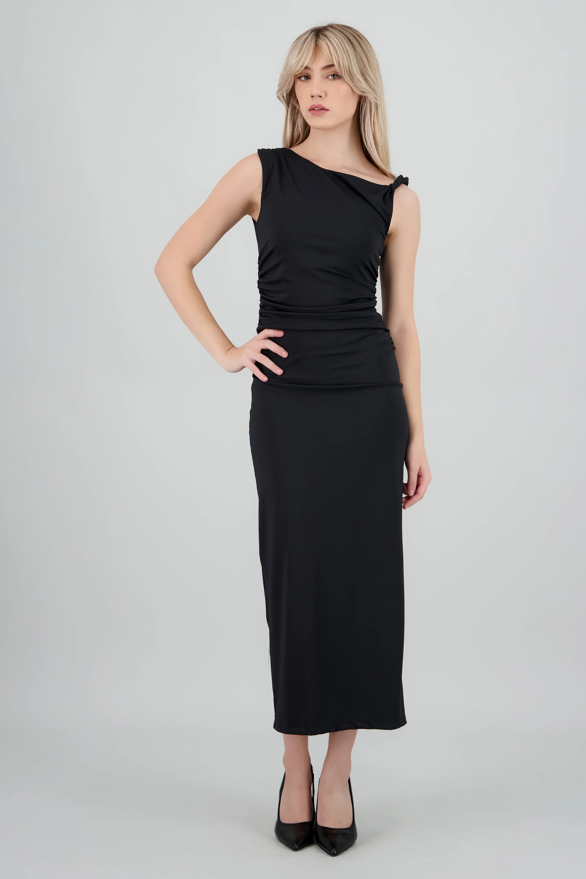Vestido midi drapeado detalle tirante