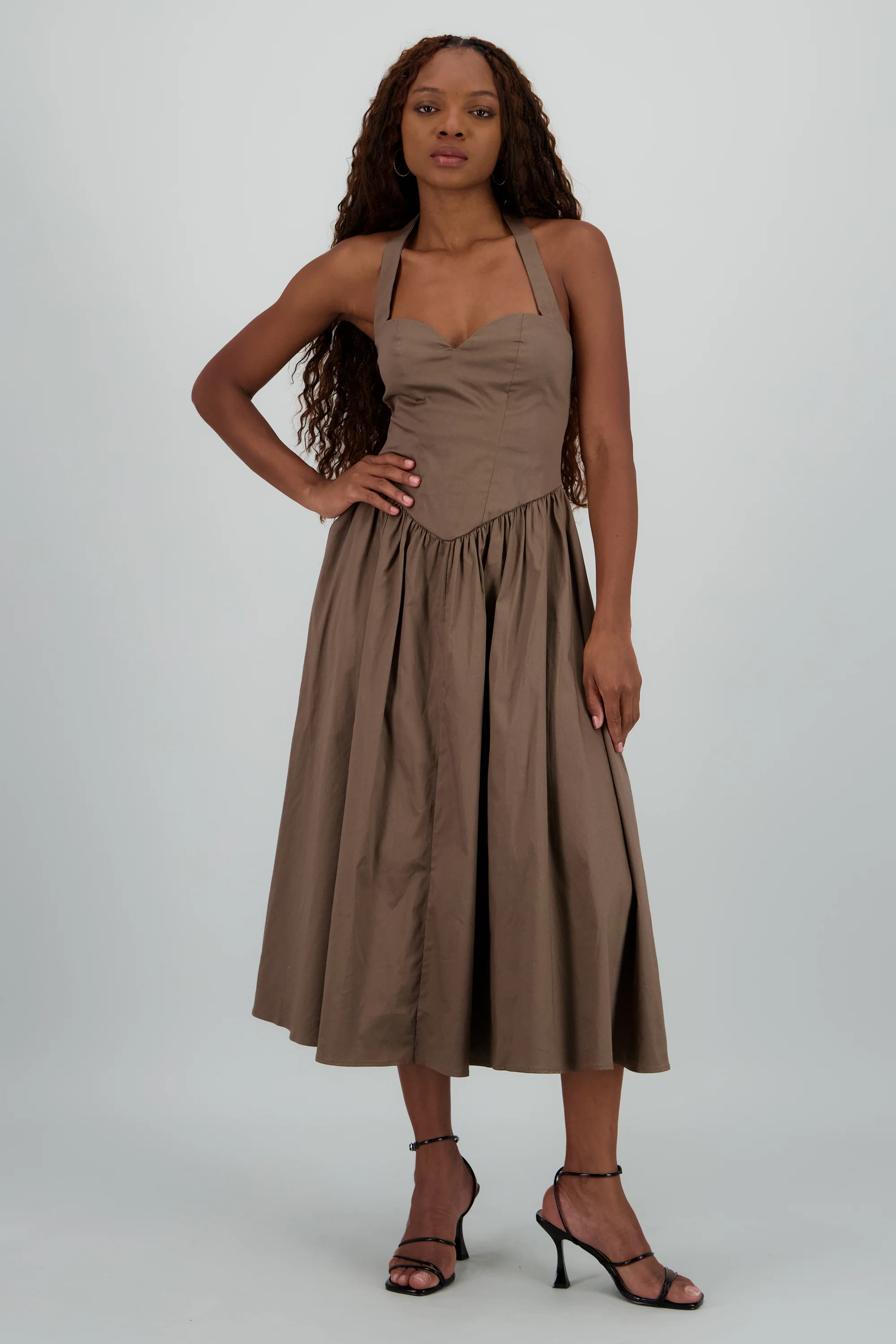 Vestido midi halter escote corazon