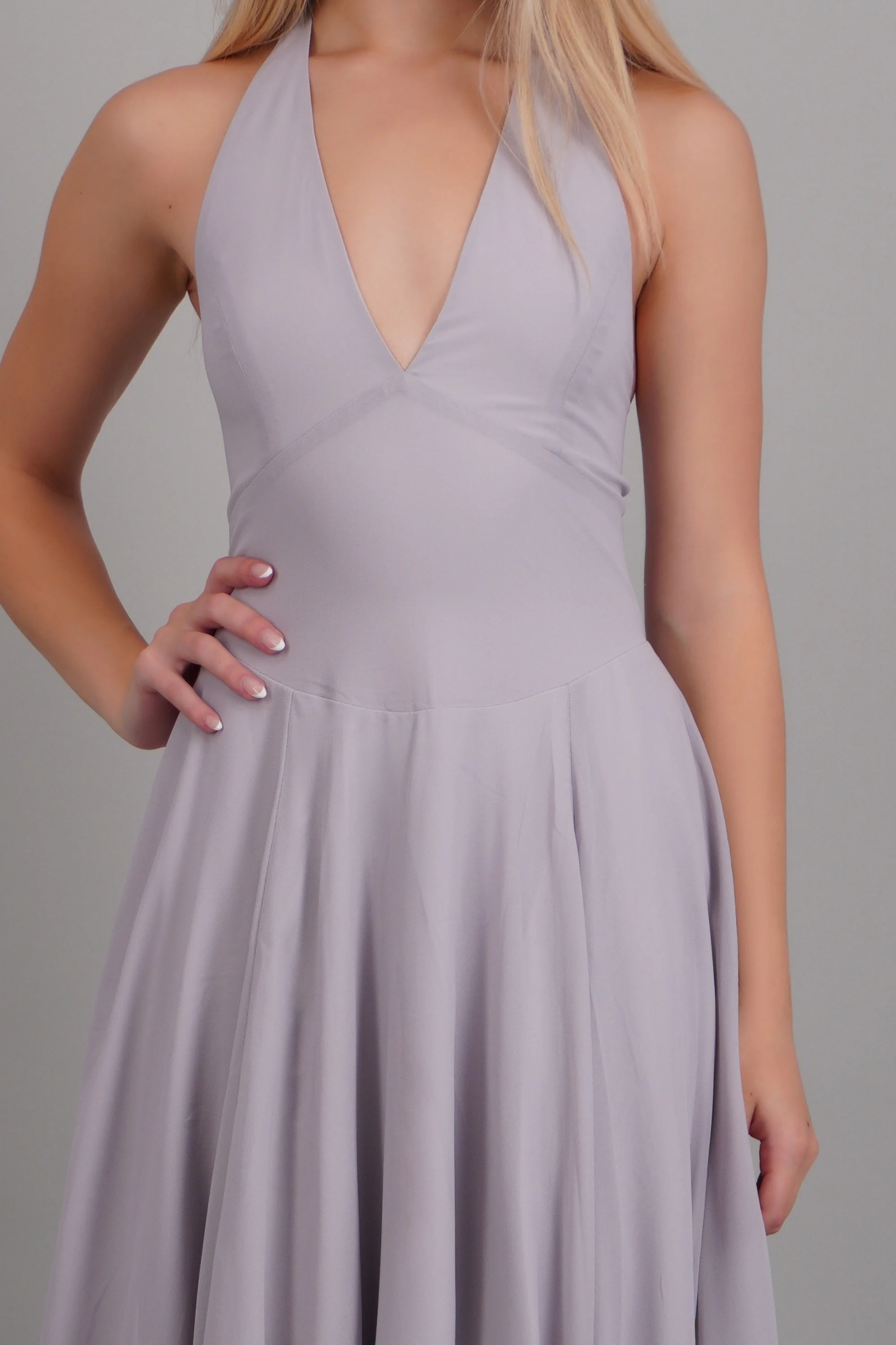 vestido midi halter escote v - Image 5
