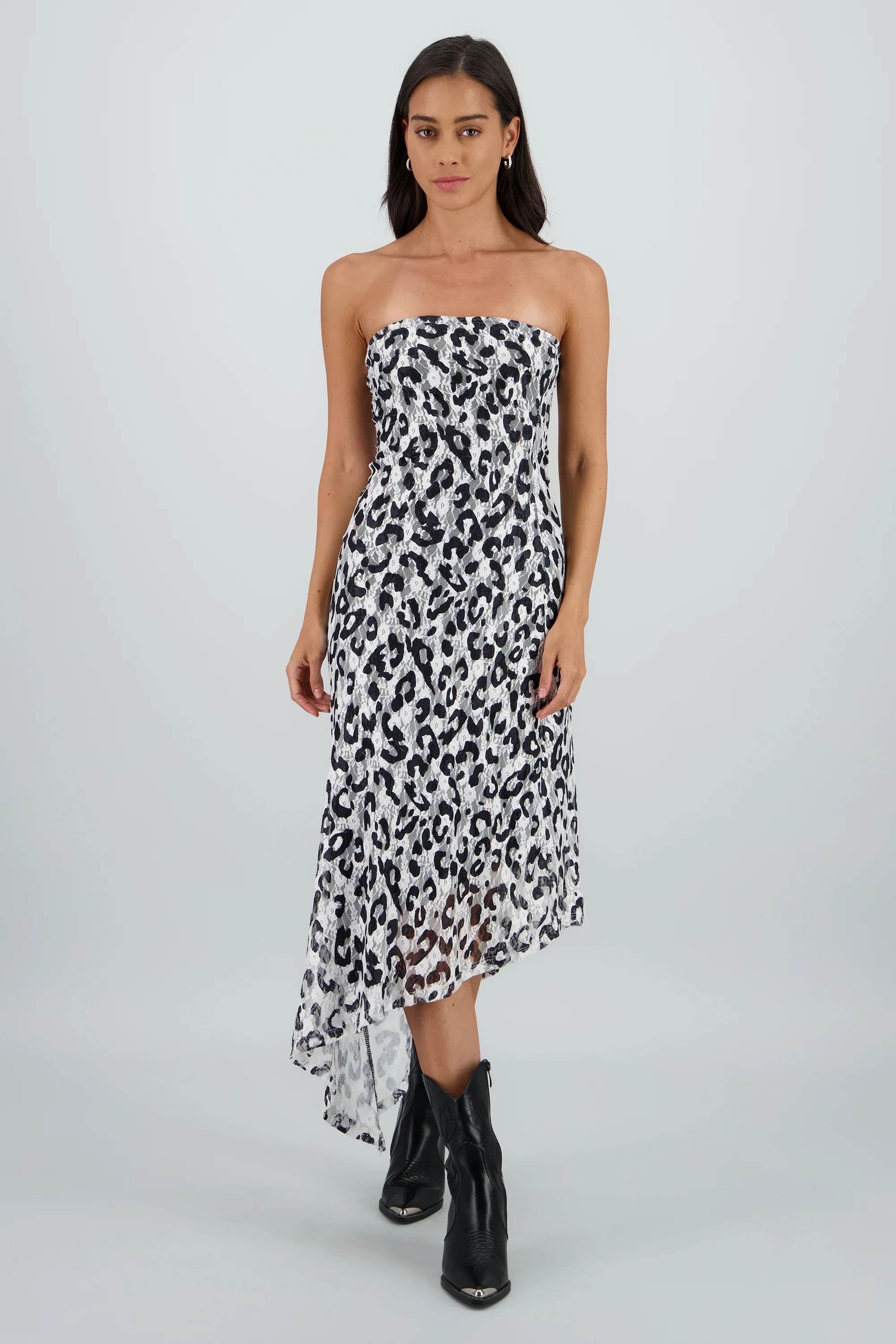 Vestido midi strapless detalle encaje