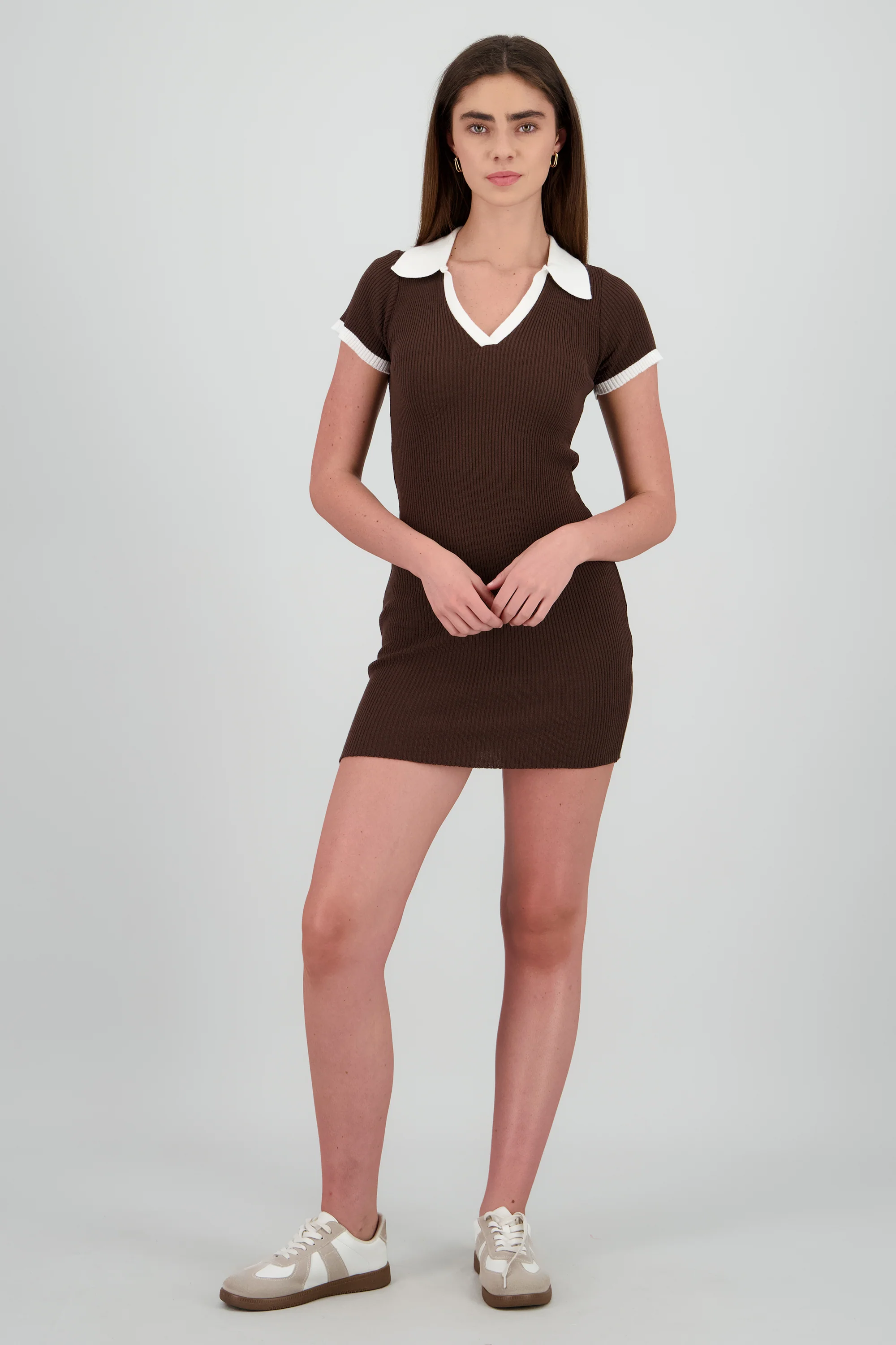 Vestido mini con cuello polo
