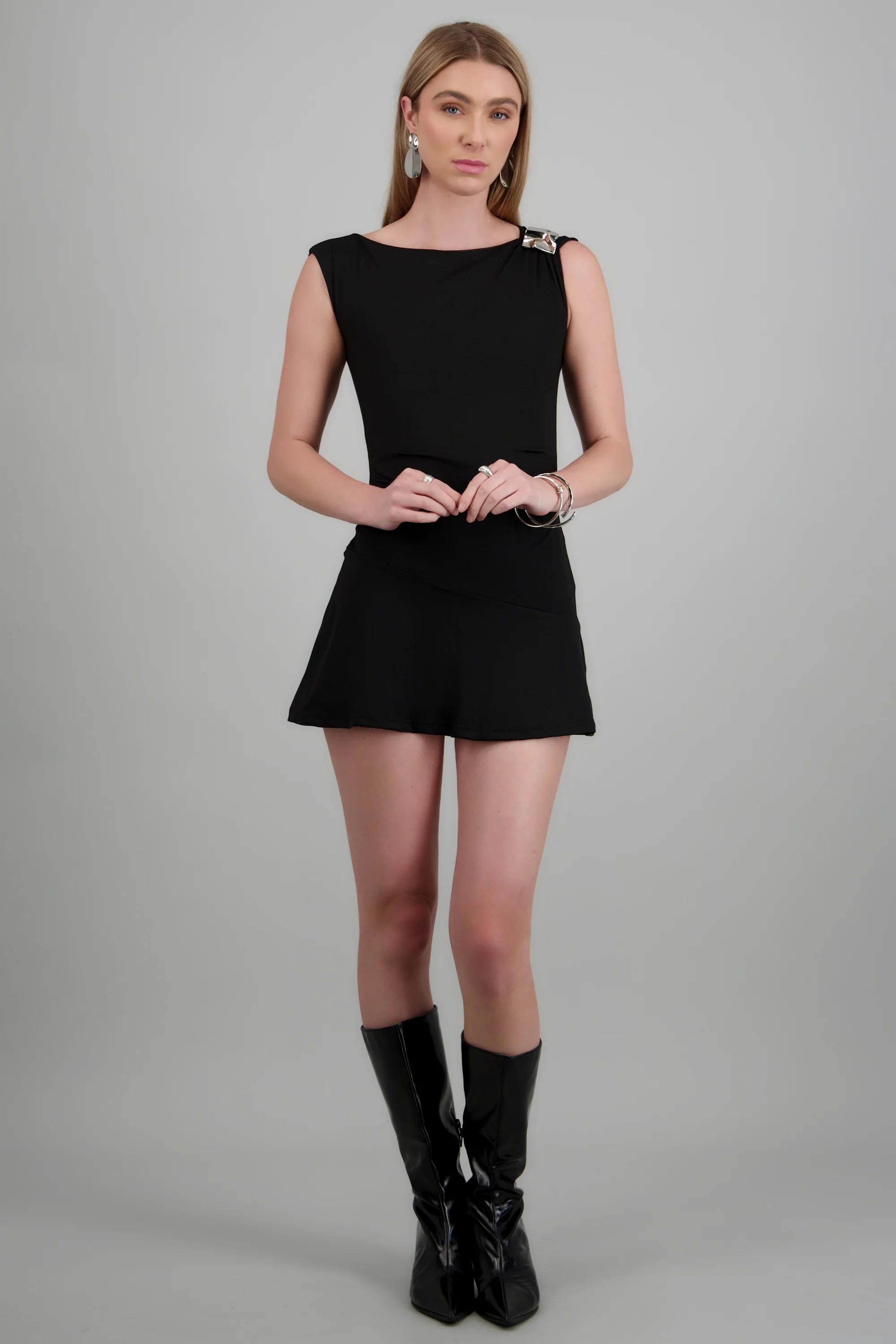 Vestido mini drapeado detalle metálico - Image 3