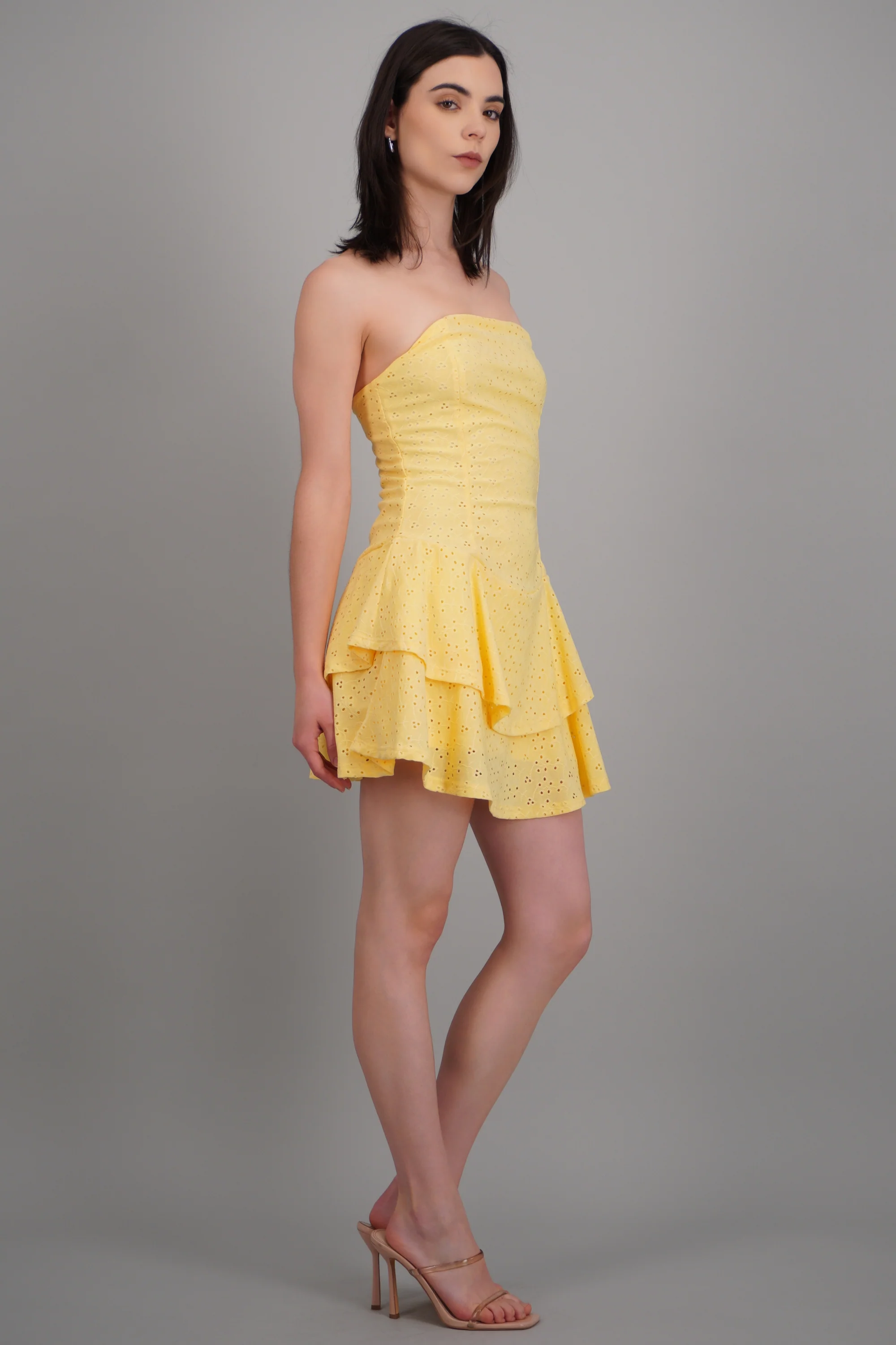 Vestido mini eyelet strapless - Image 2