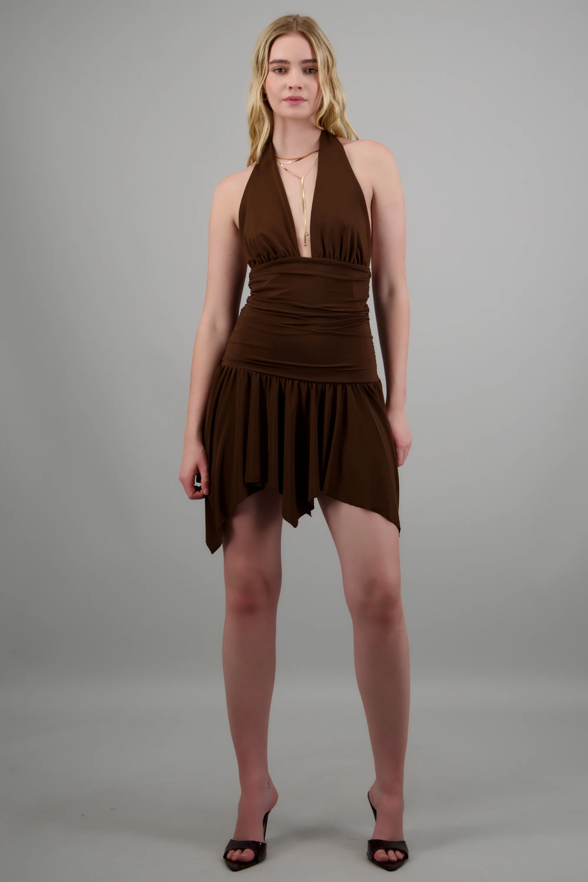Vestido mini halter asimetrico