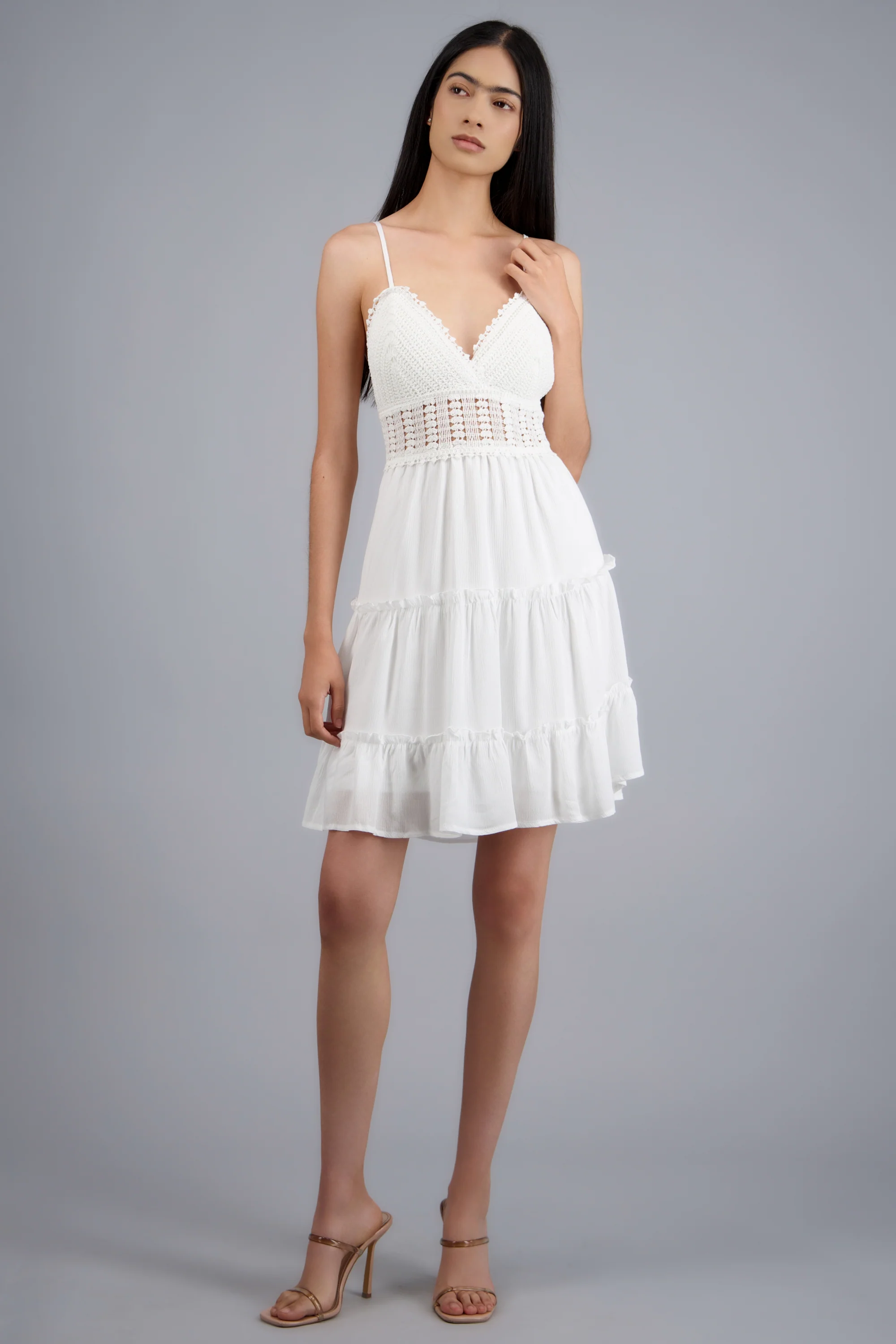 VESTIDO MINI LISO CON CROCHET - Image 3