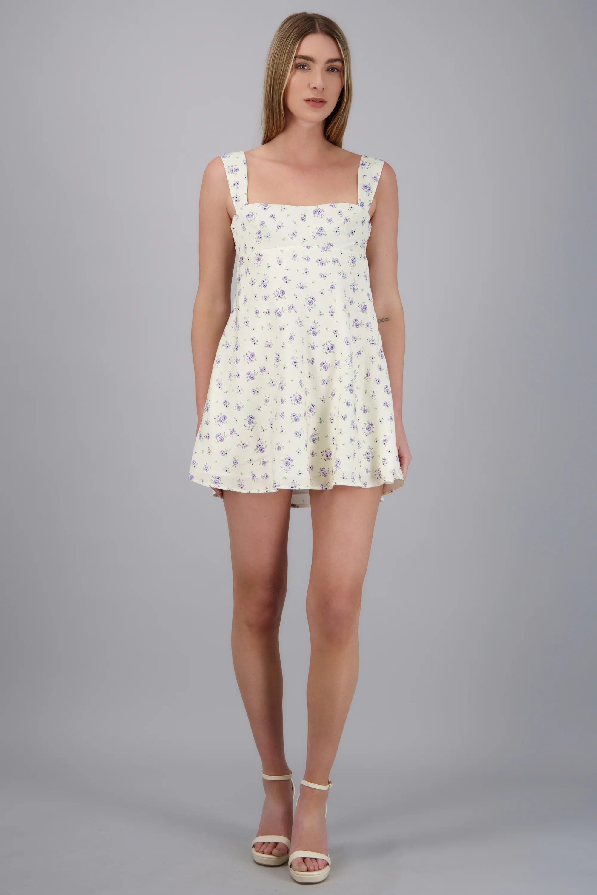Vestido mini satin flores