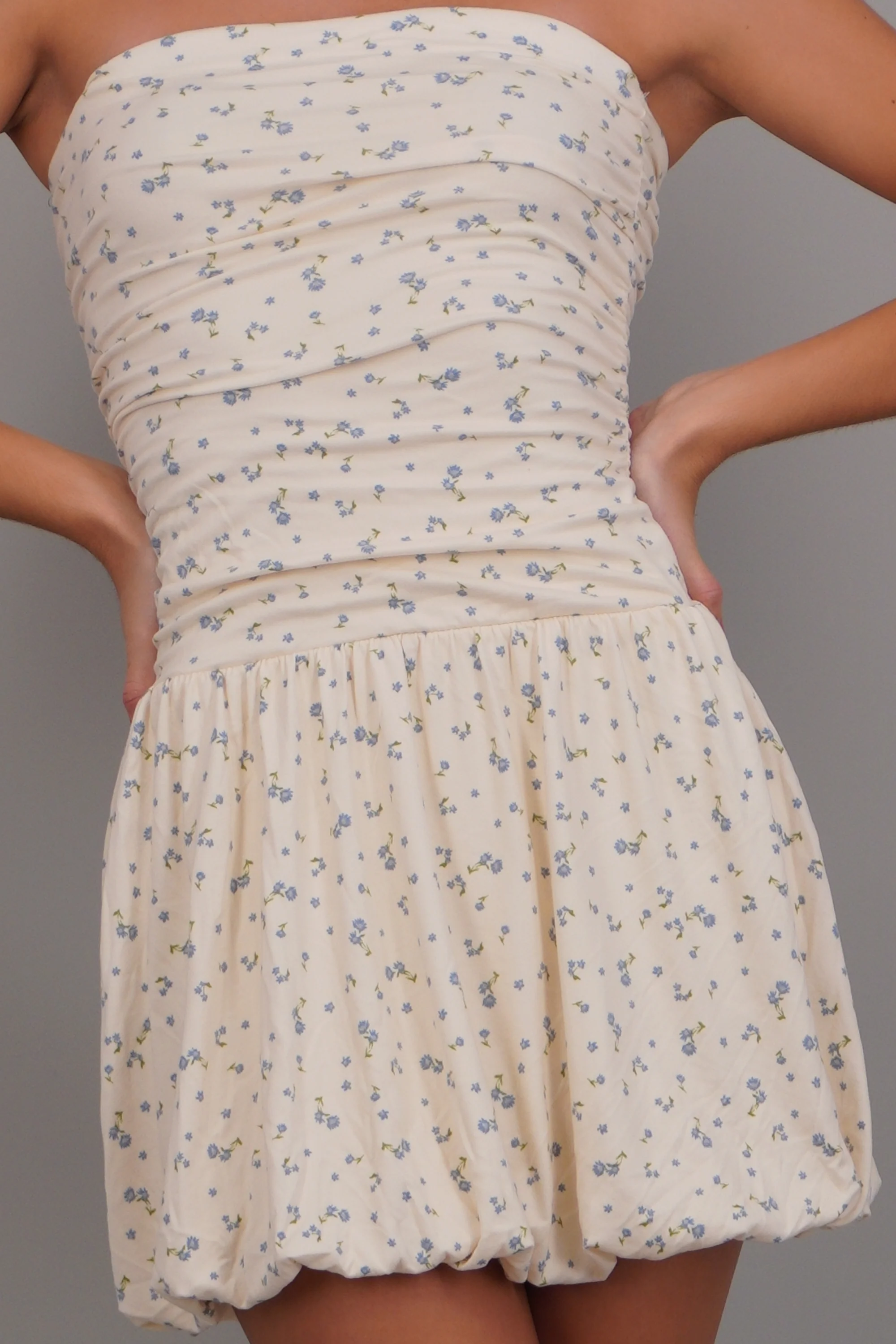 Vestido mini strapless flores - Image 5