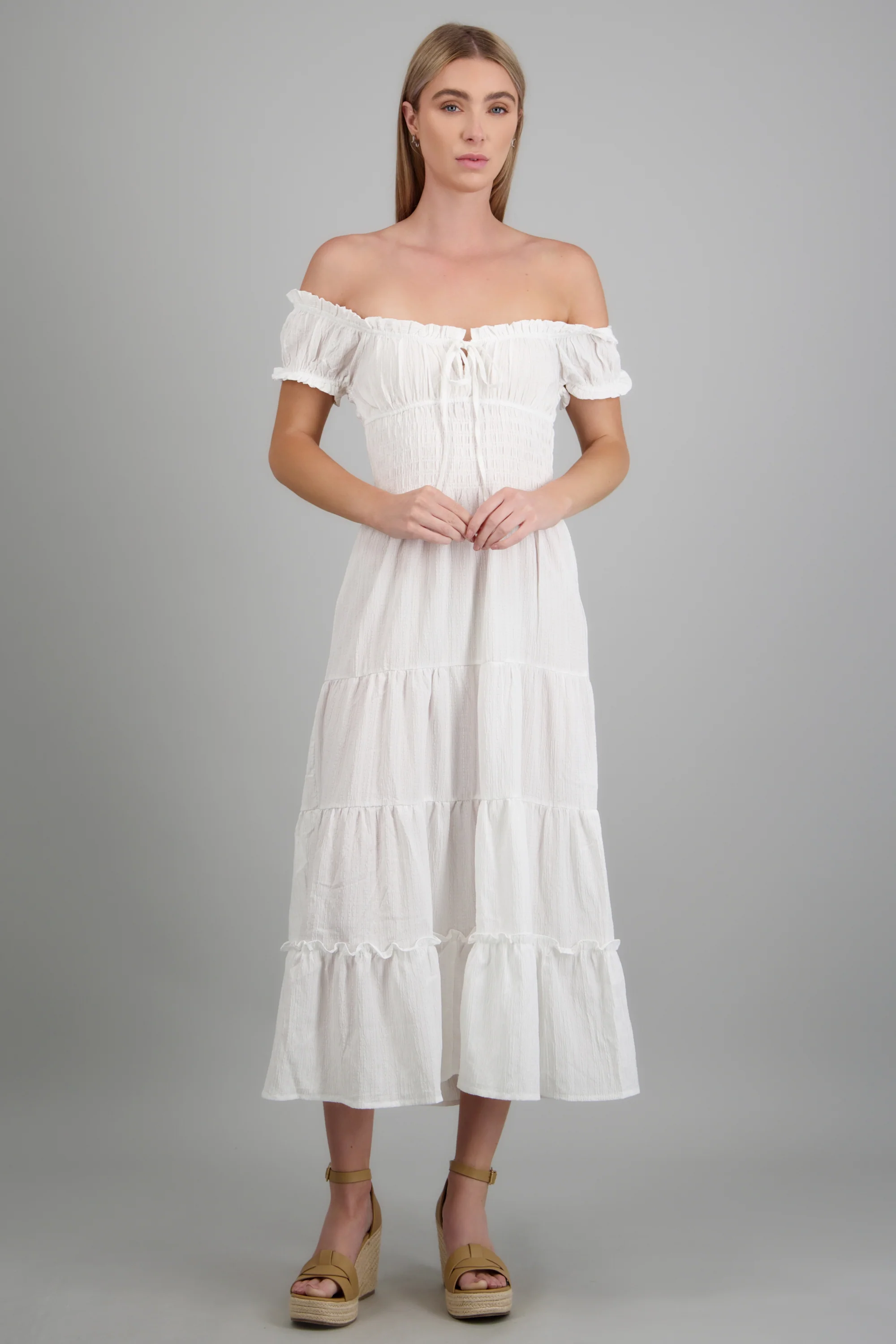 Vestido off shoulder detalle smock