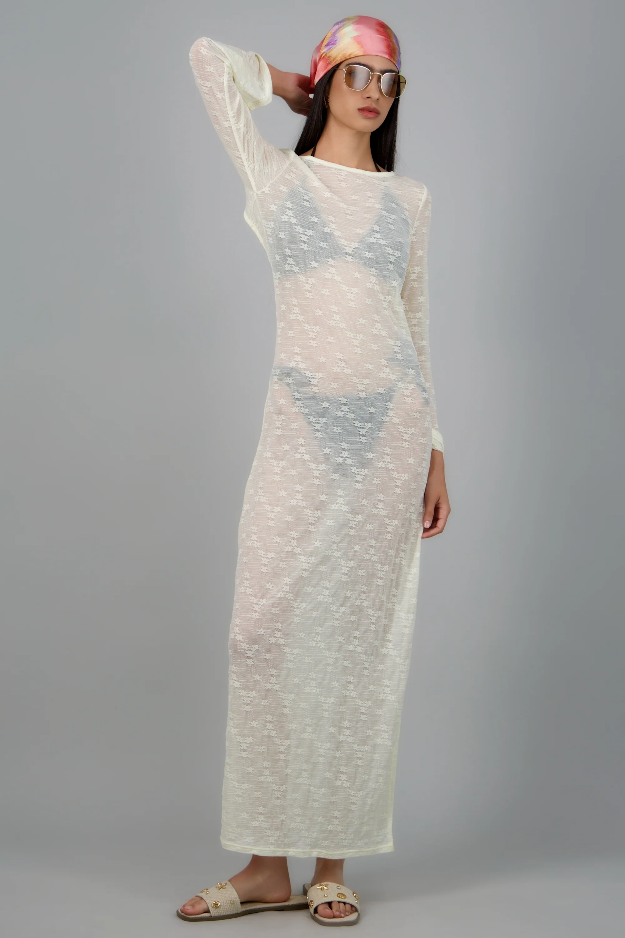 Vestido salida escote espalda manga larga