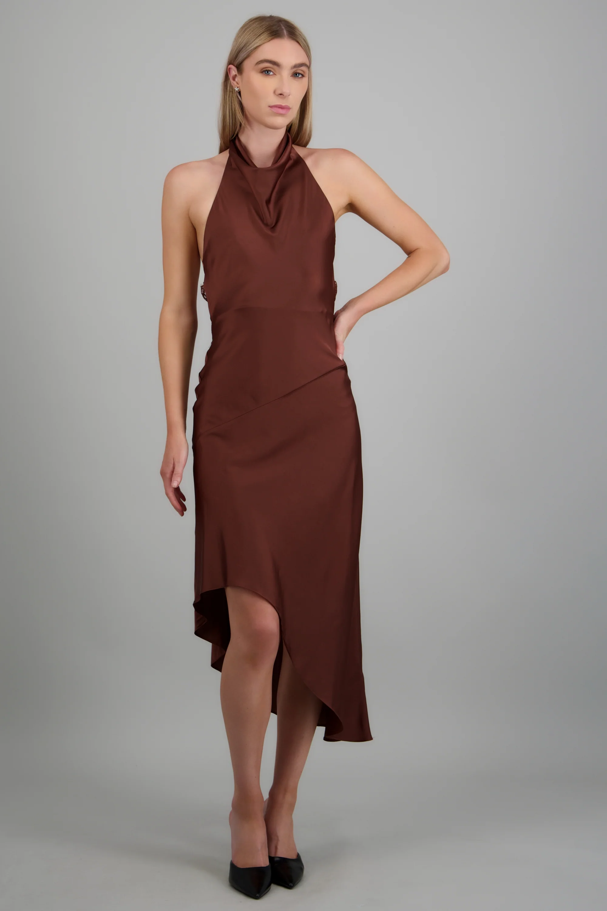 Vestido satín asimétrico espalda encaje