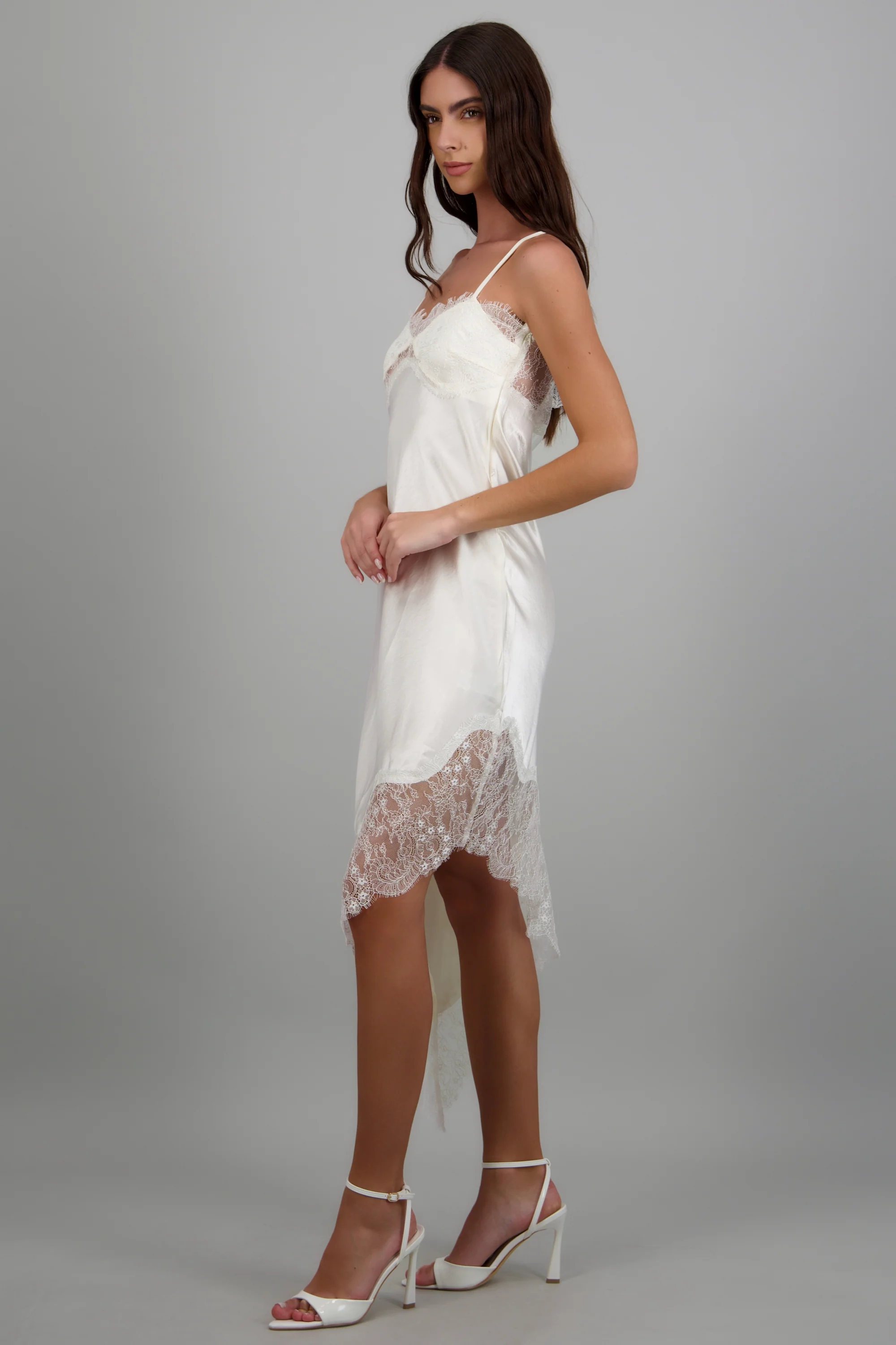 Vestido satin con encaje - Image 2