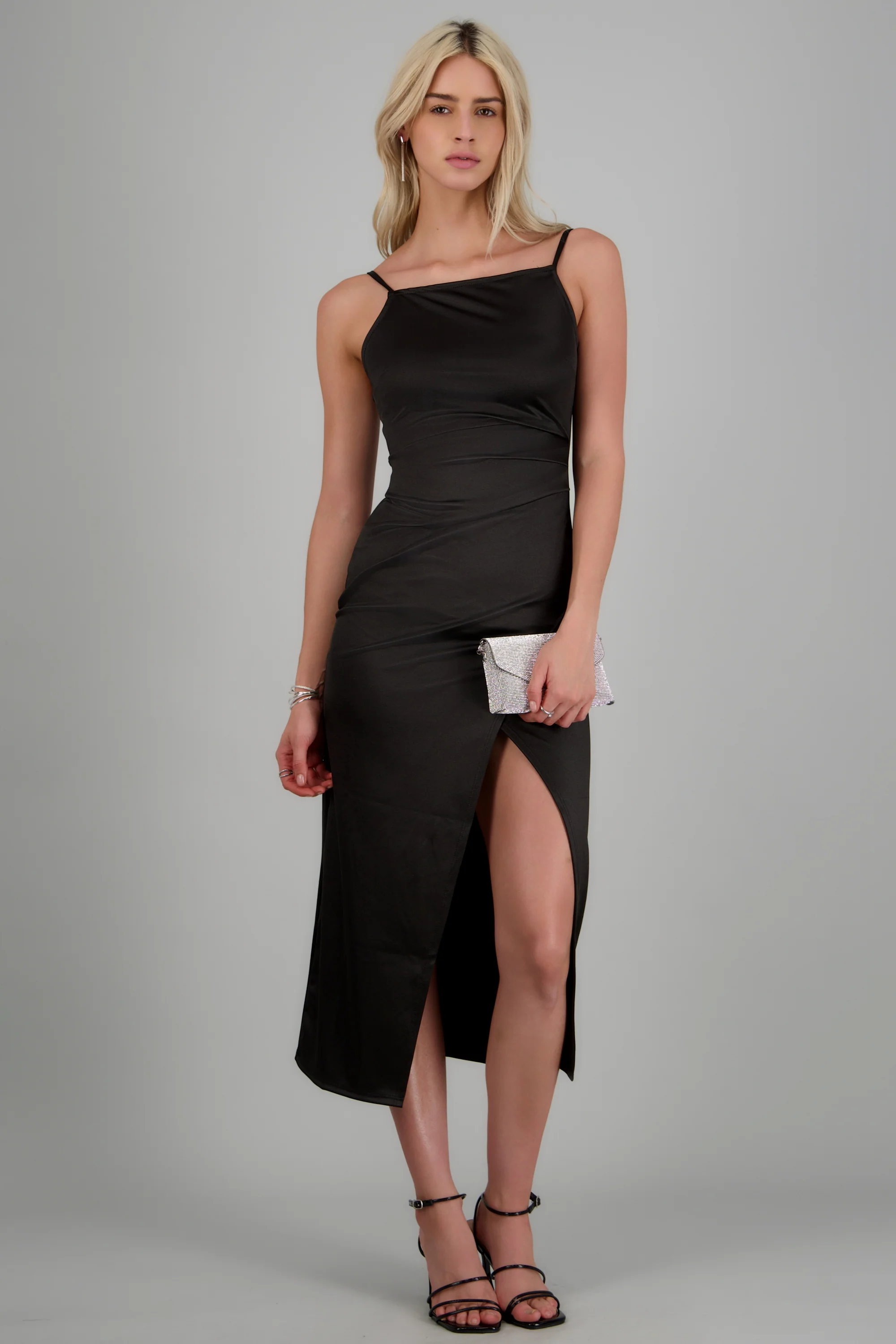 Vestido satinado escote recto