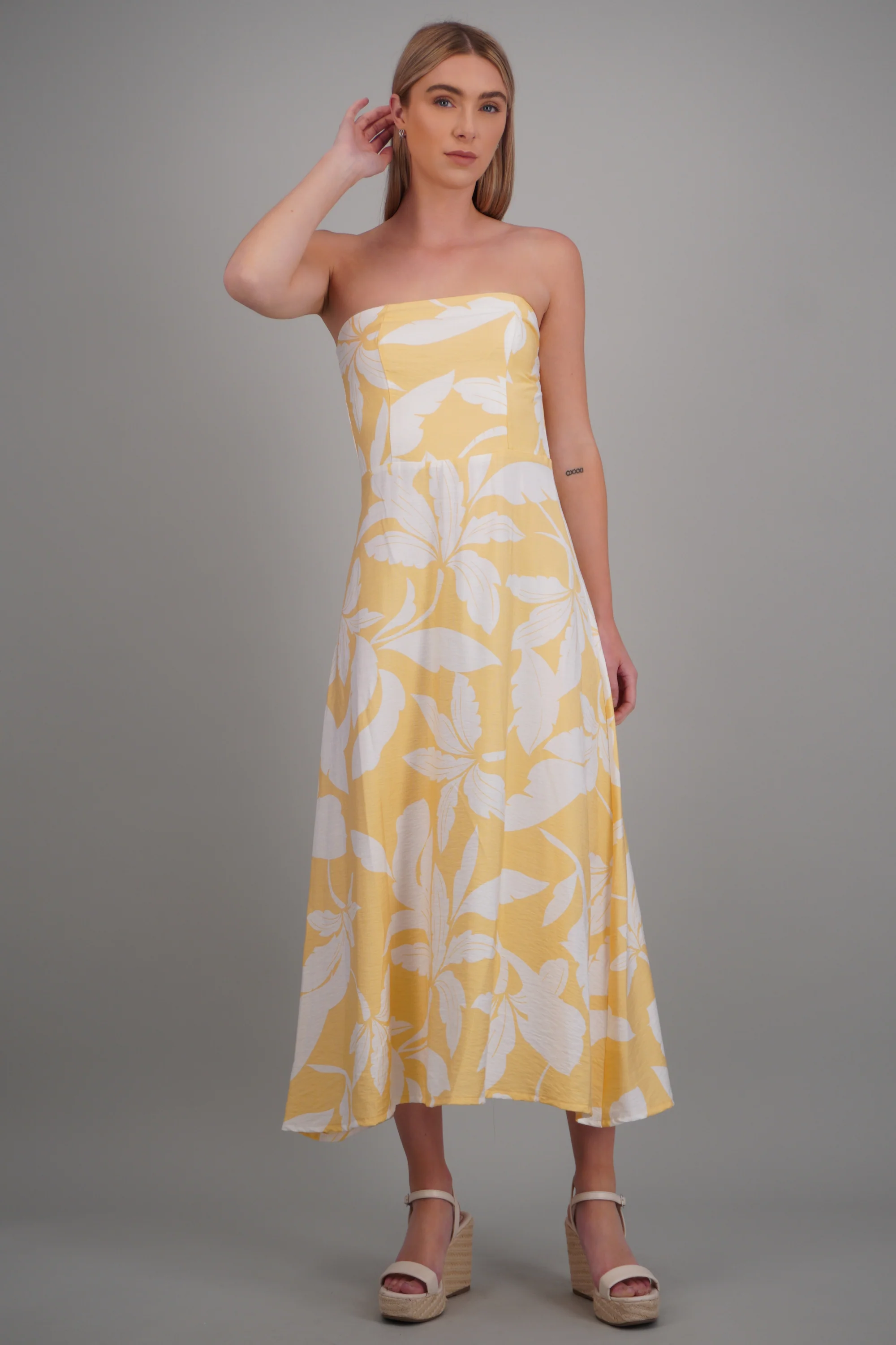 Vestido strapless estampado tropical - Image 3