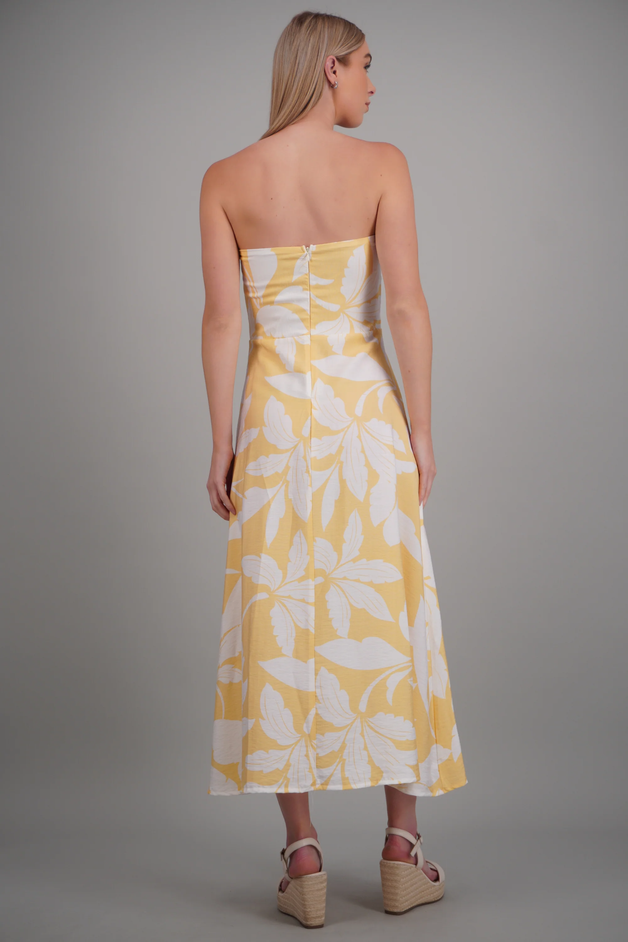 Vestido strapless estampado tropical - Image 4