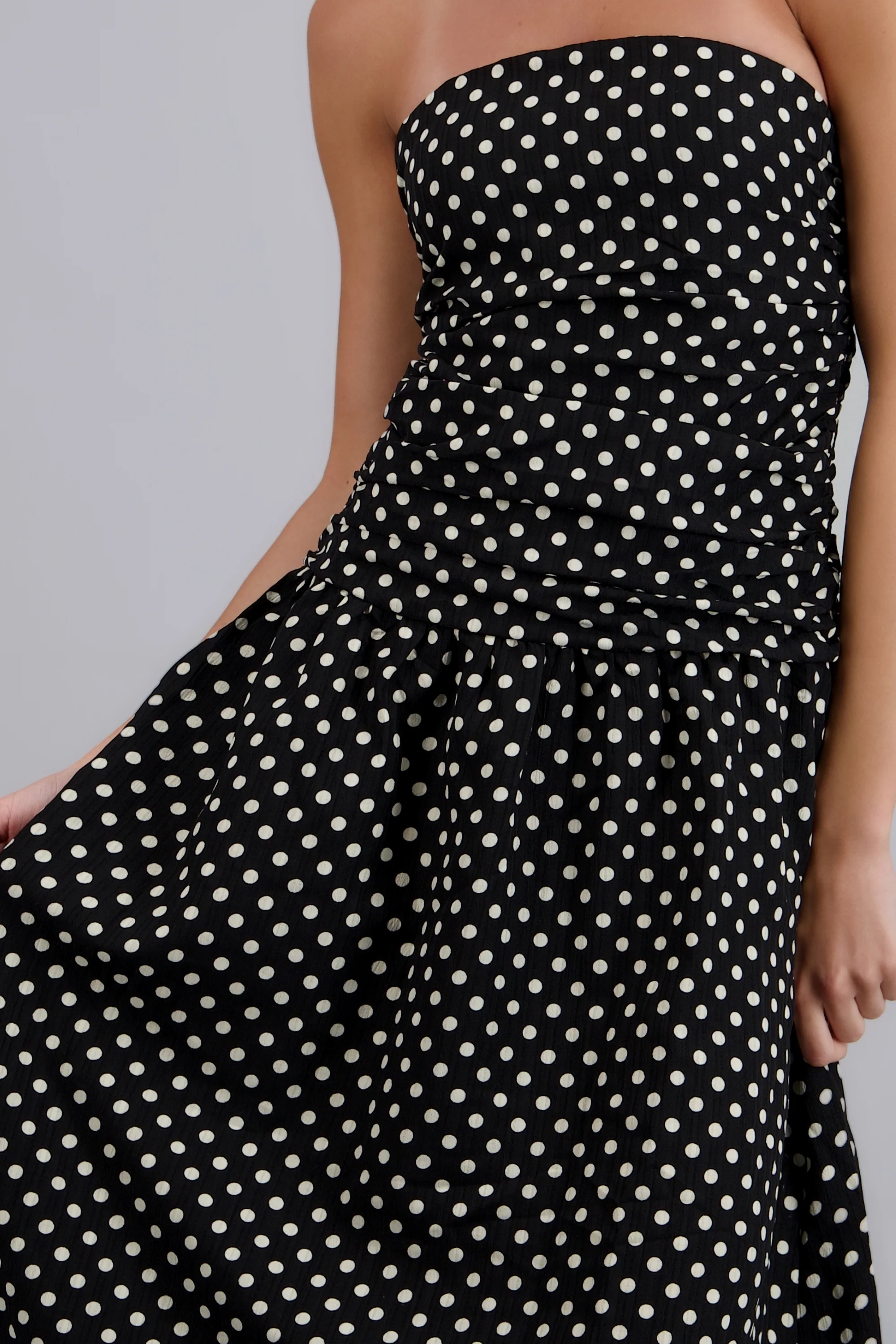 Vestido strapless lunares - Image 5